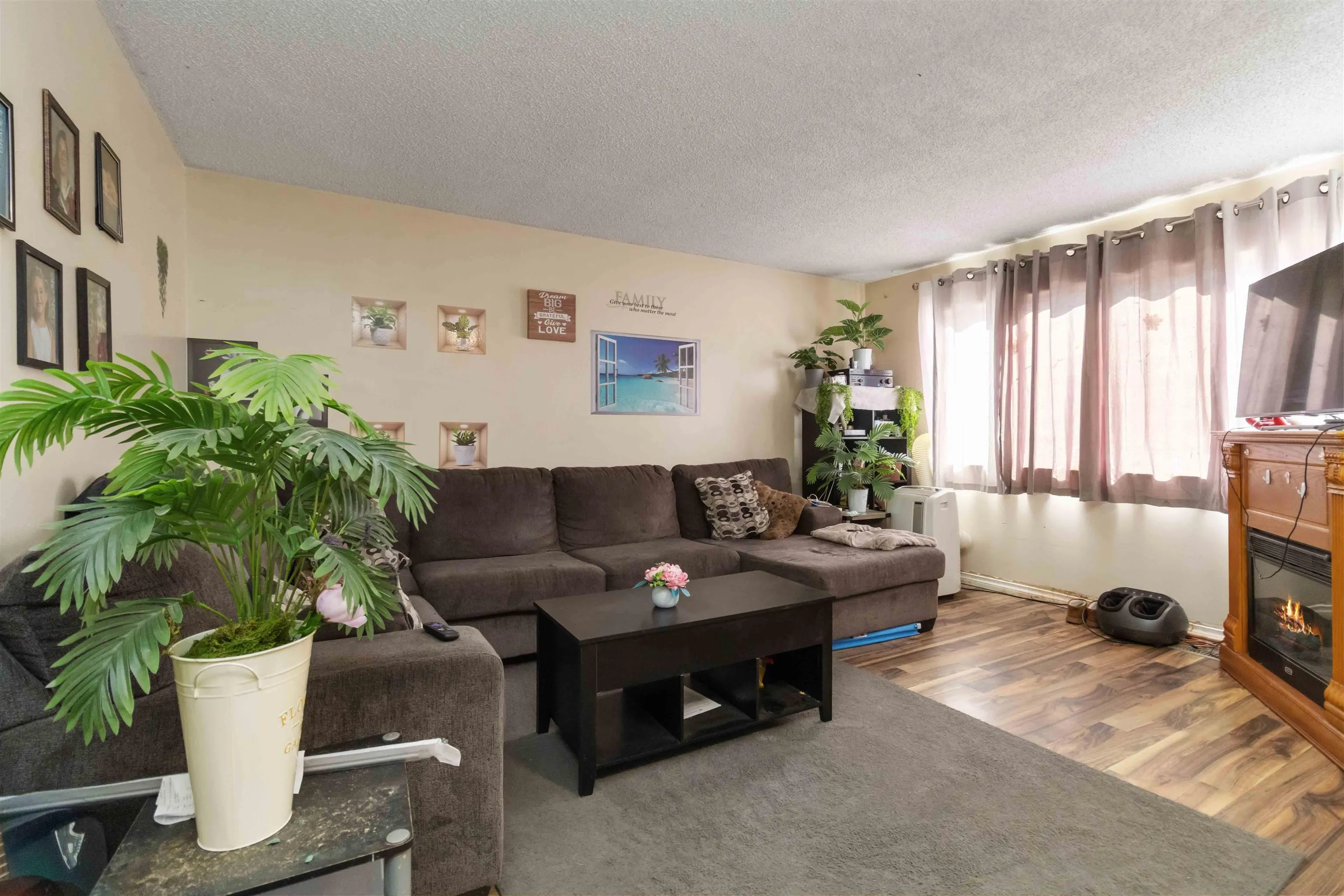 32369 Grebe Crescent