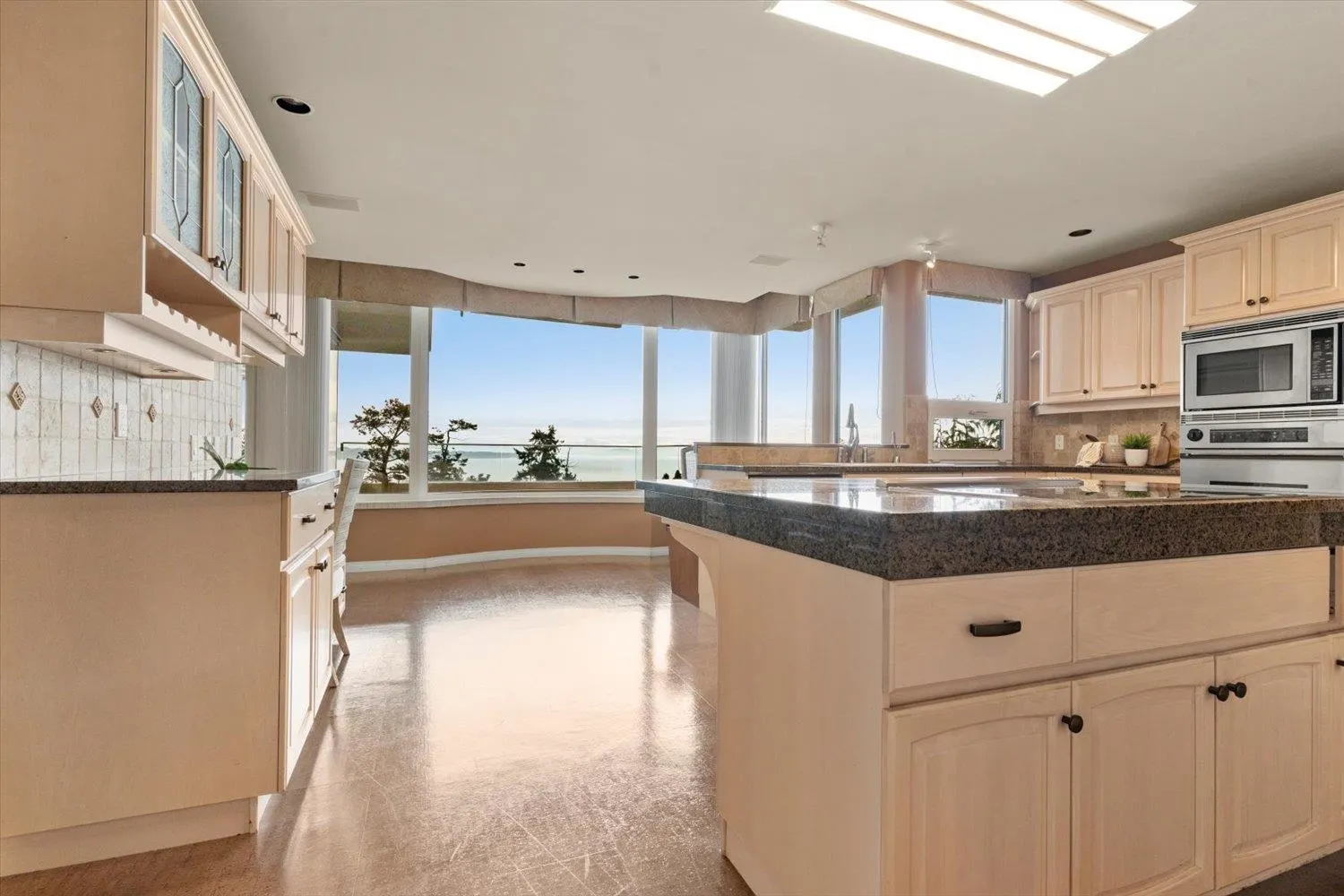 301 15050 Prospect Avenue