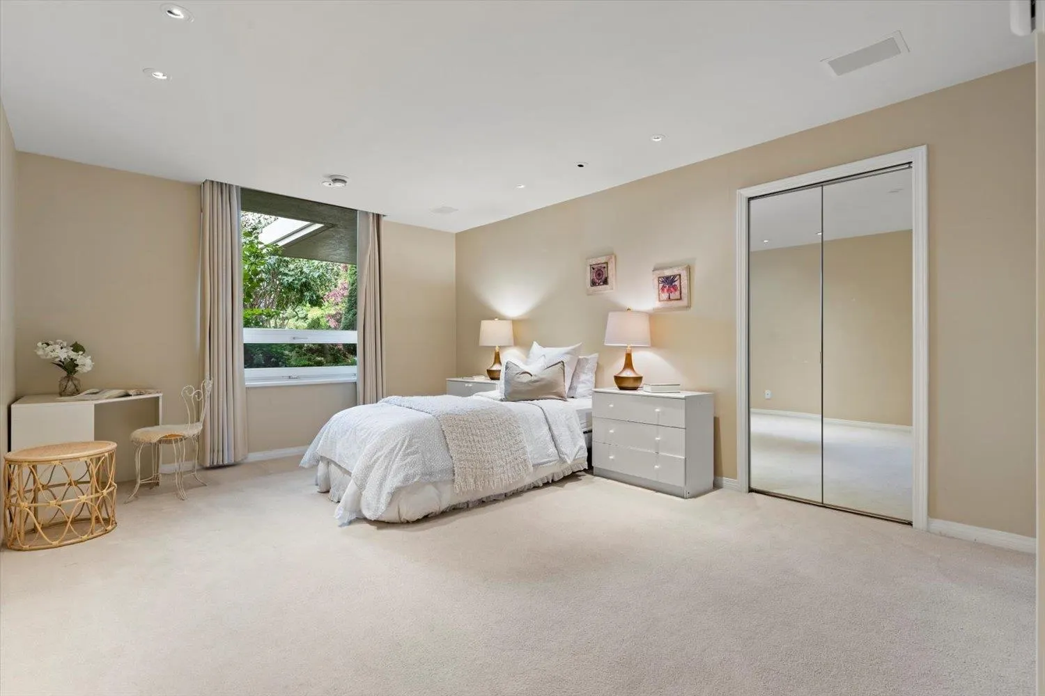 301 15050 Prospect Avenue