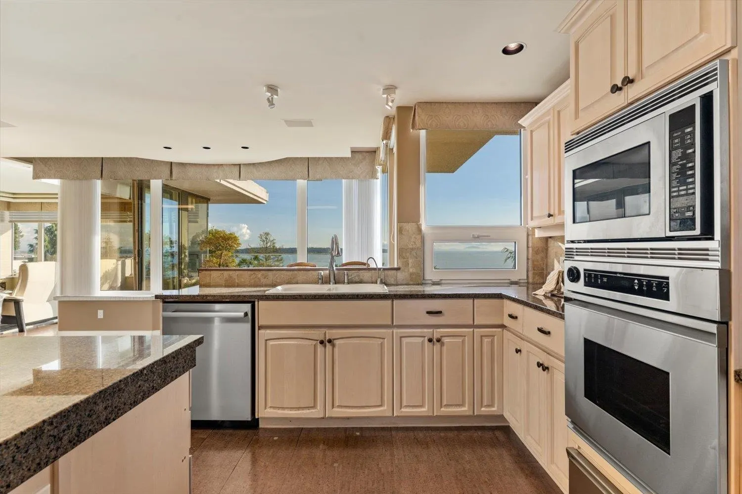 301 15050 Prospect Avenue