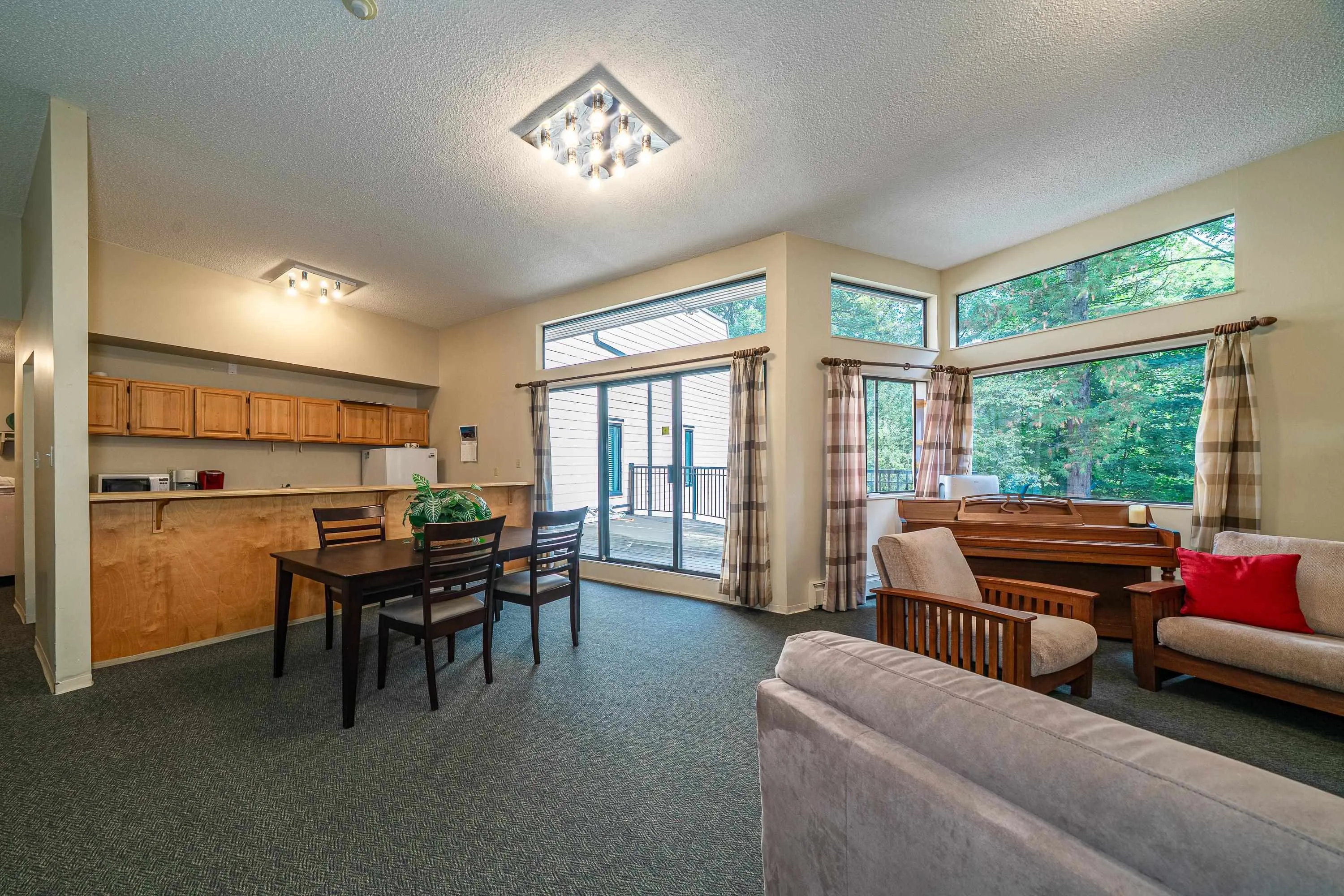 413 1385 Draycott Road