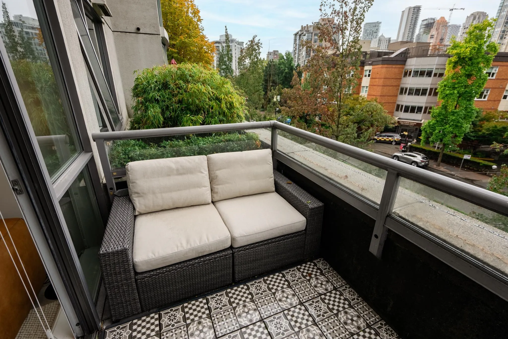 503 1018 Cambie Street