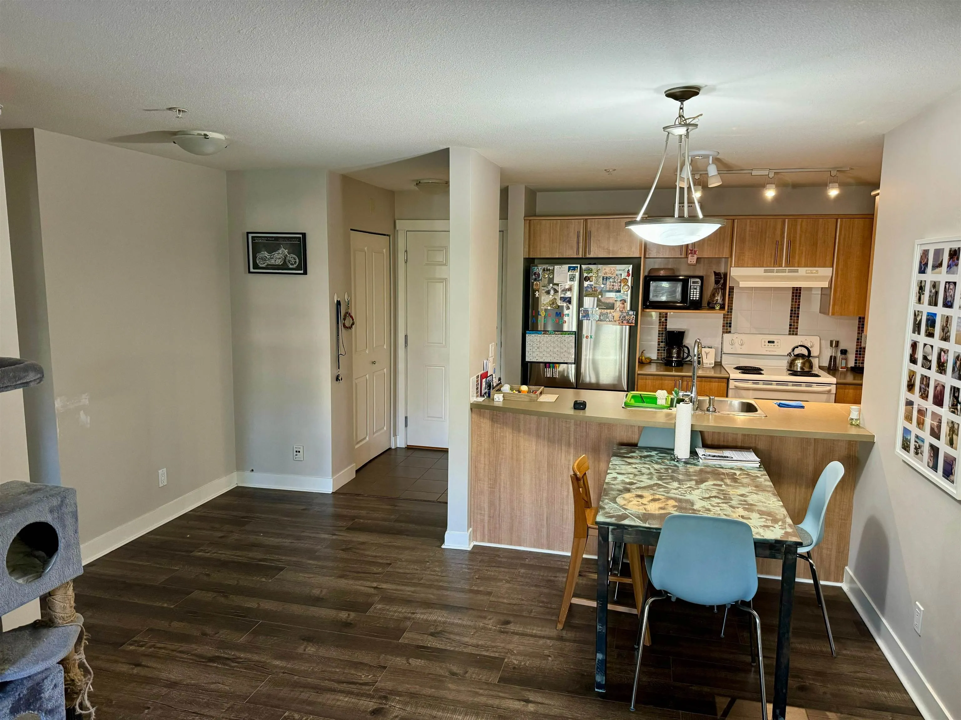 206 19388 65 Avenue