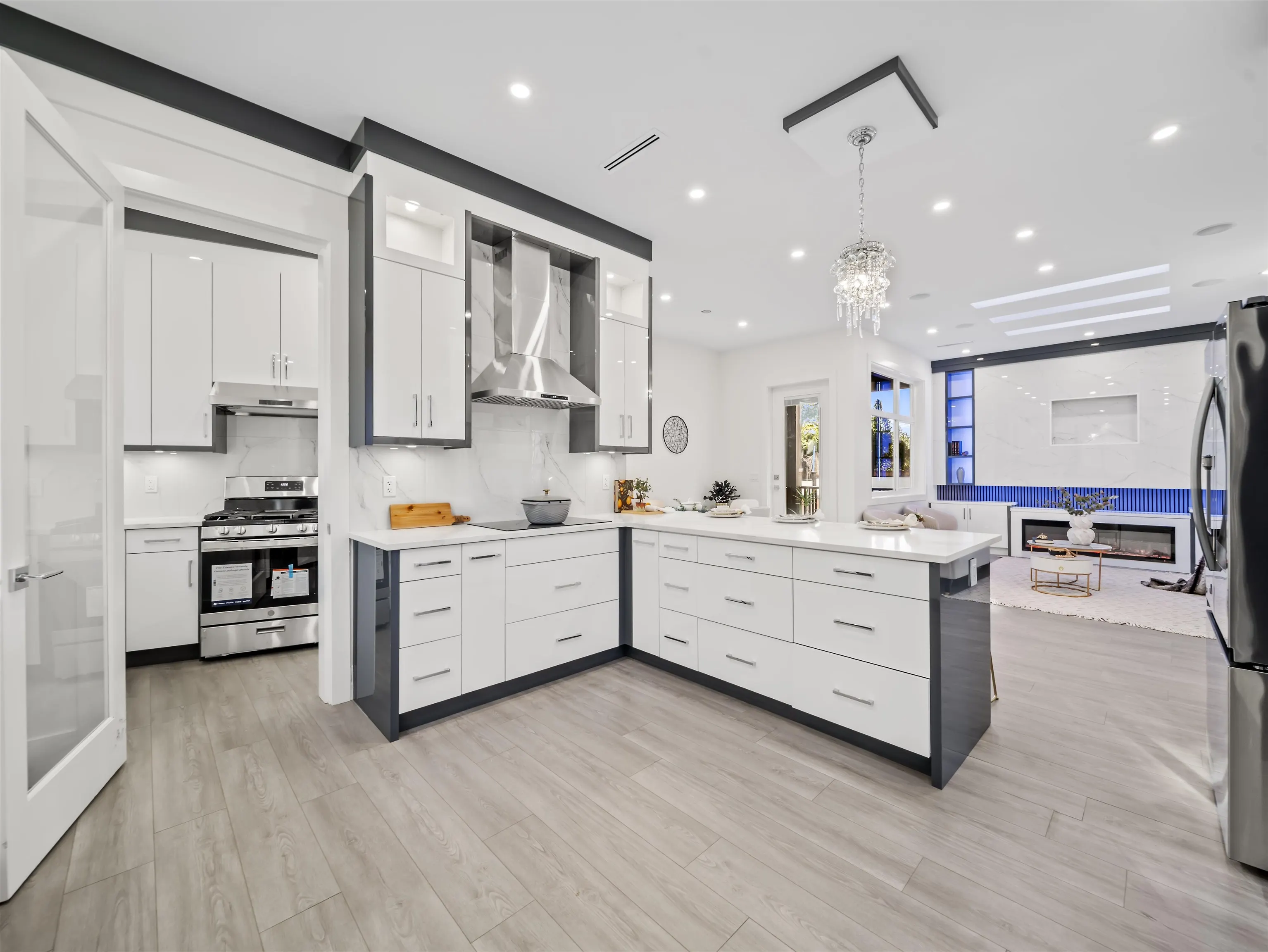 9885 Huckleberry Drive