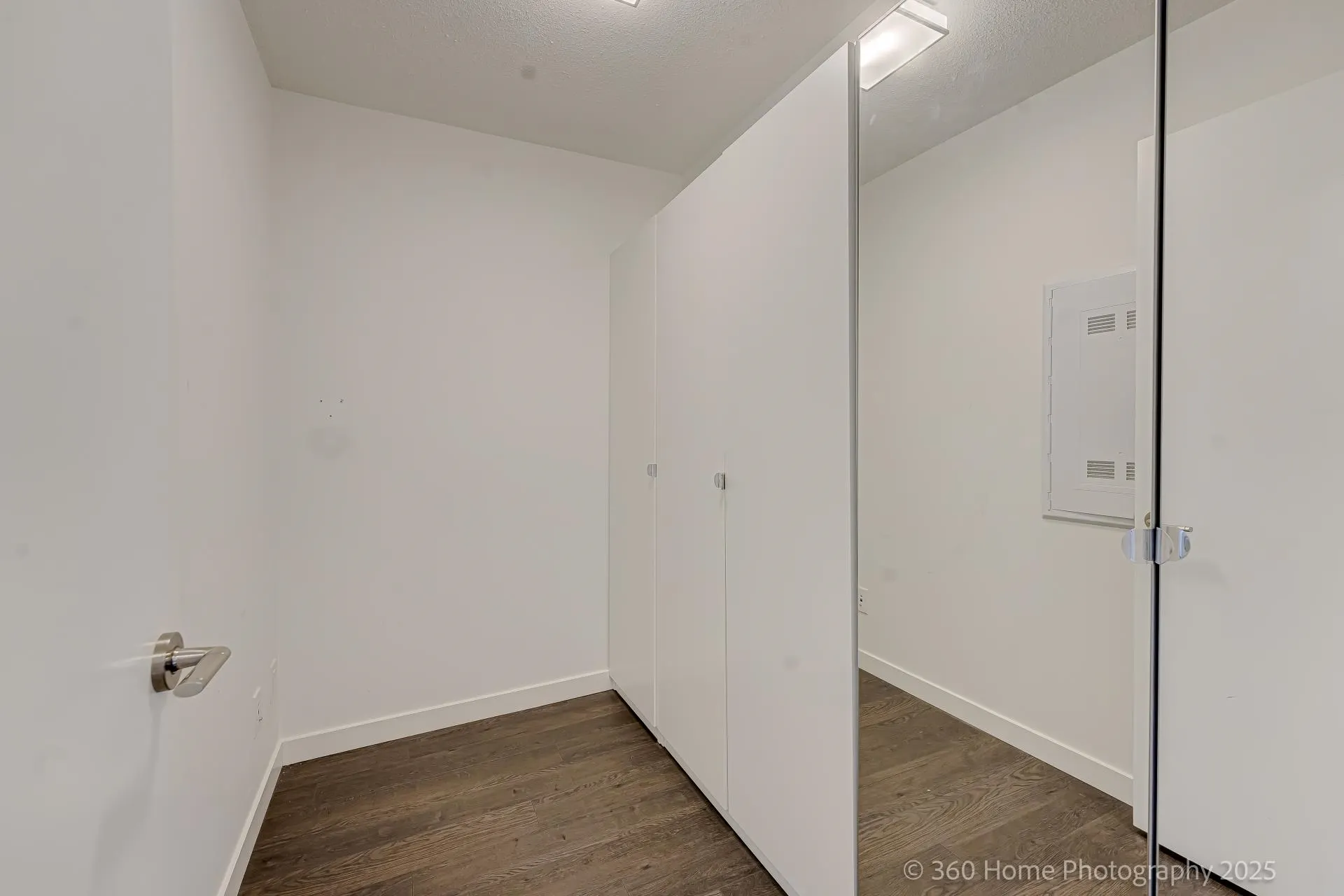 1803 5470 Ormidale Street