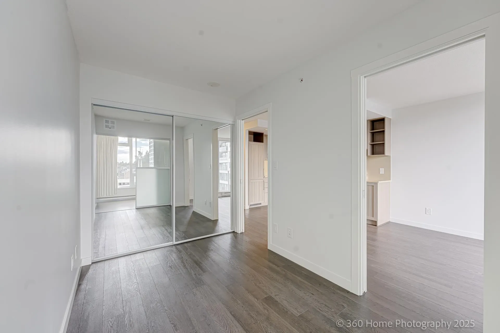 1803 5470 Ormidale Street