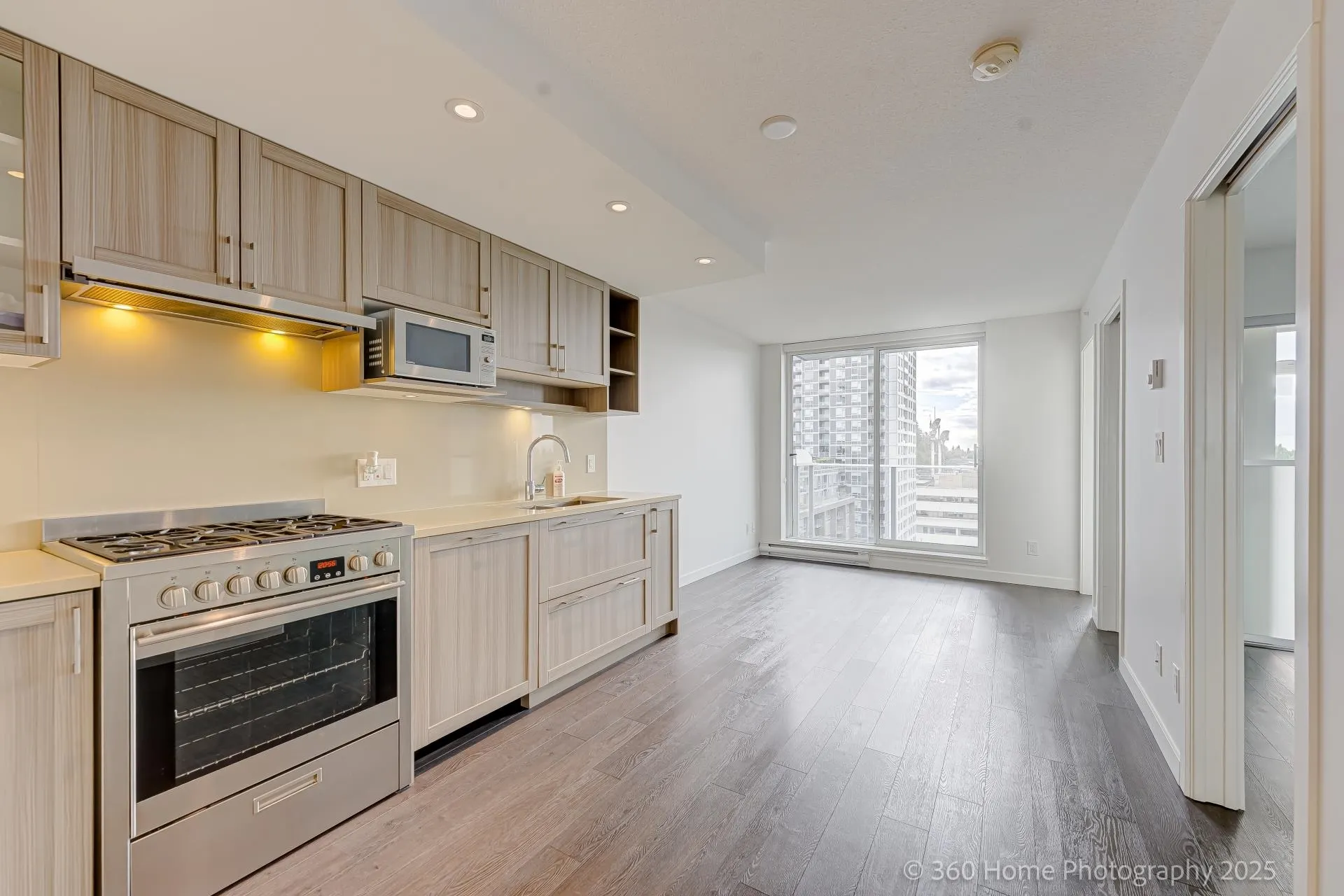 1803 5470 Ormidale Street