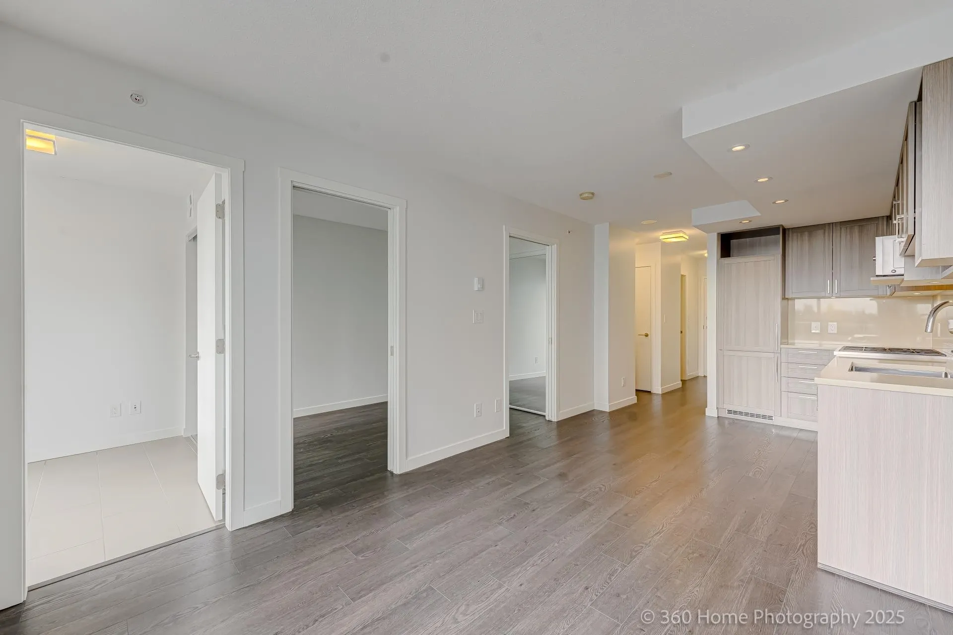 1803 5470 Ormidale Street