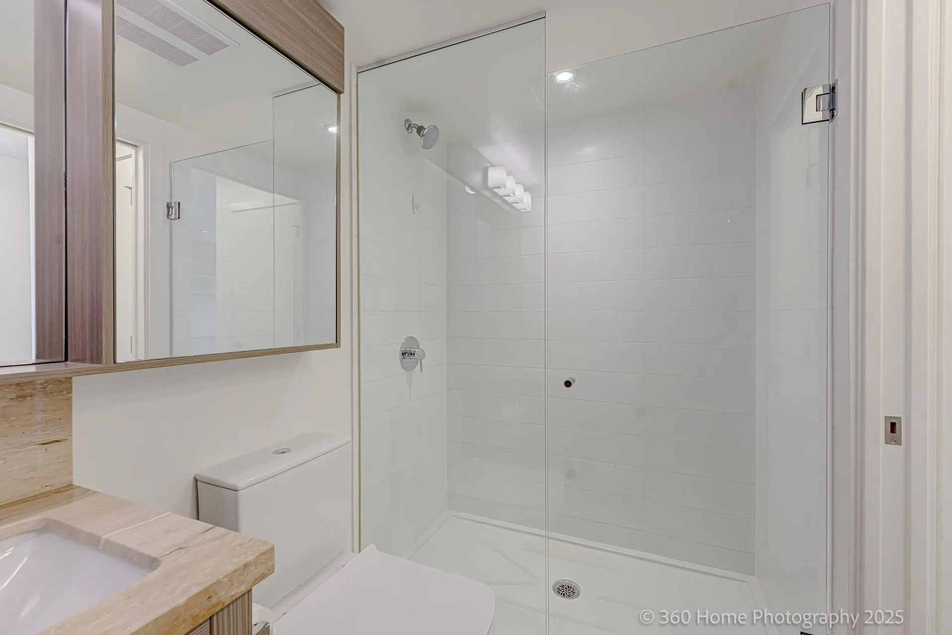 1803 5470 Ormidale Street