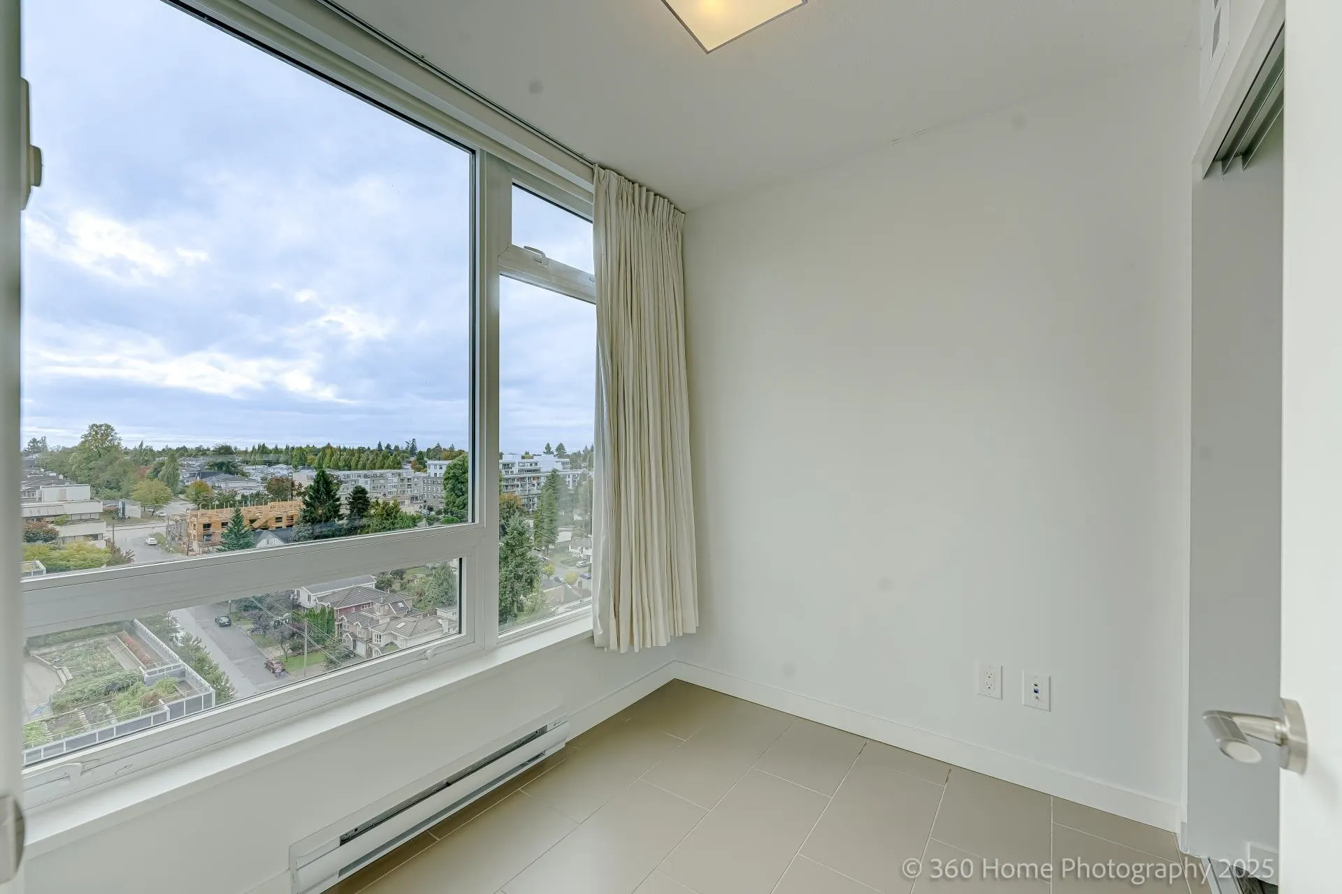 1803 5470 Ormidale Street
