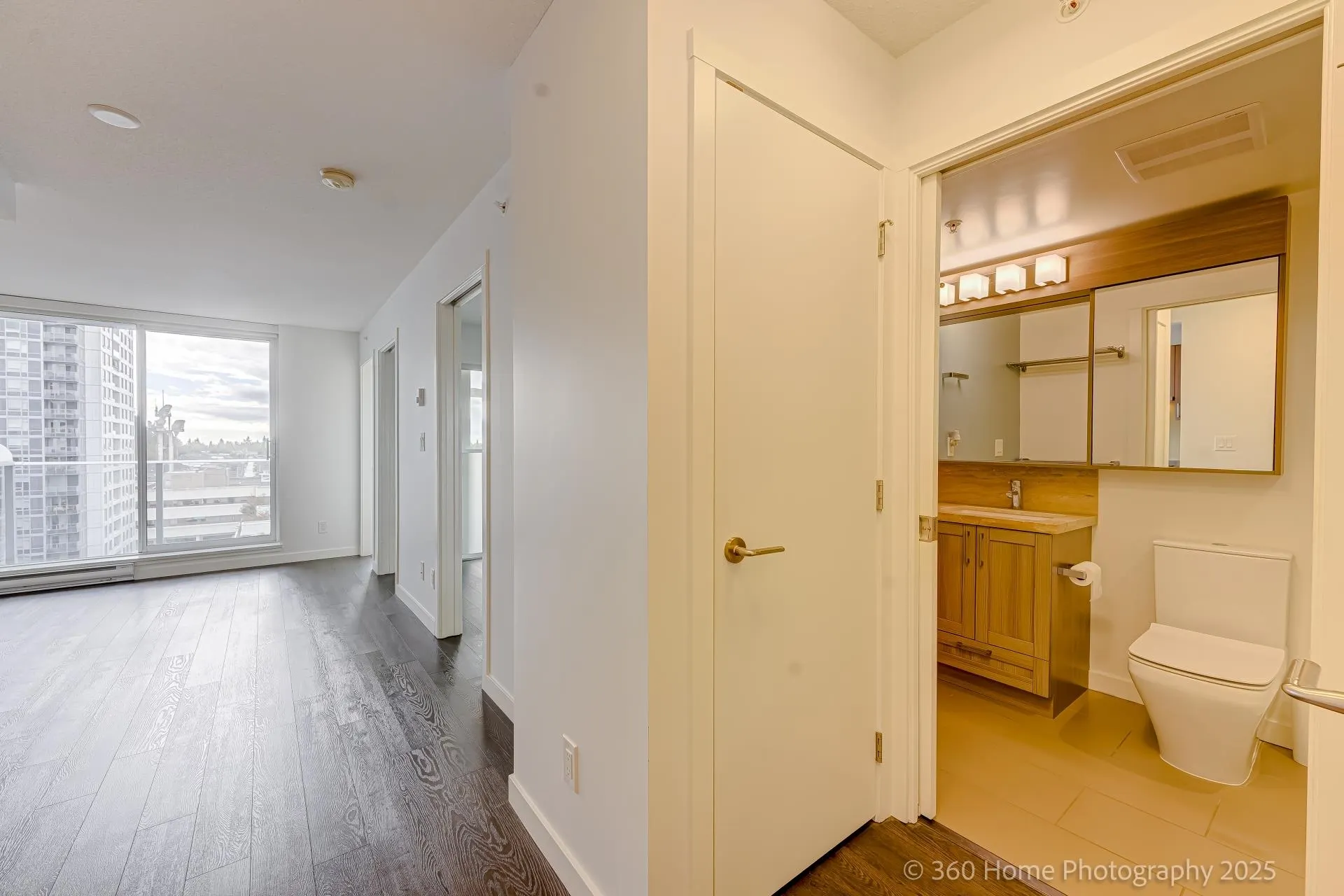 1803 5470 Ormidale Street