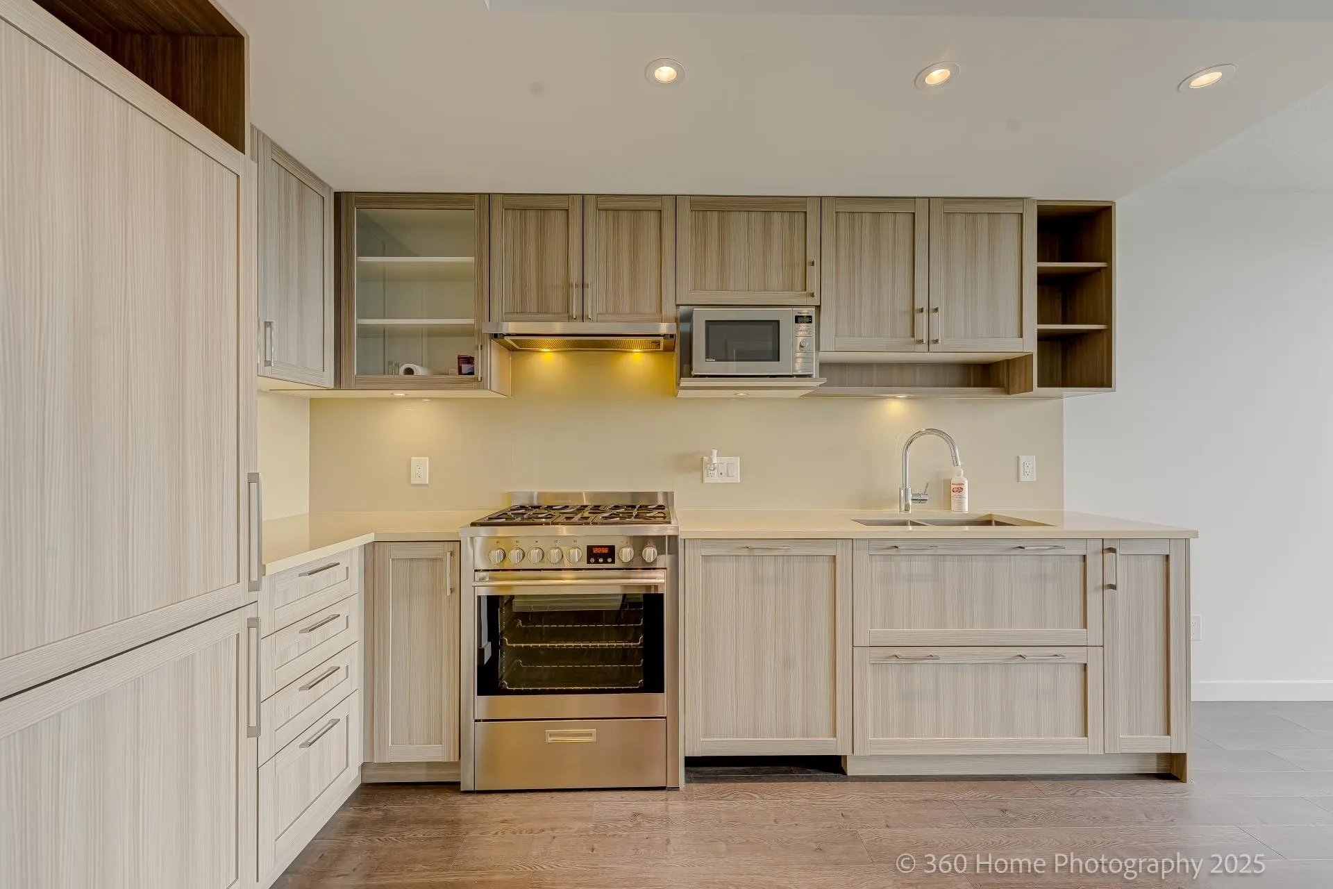 1803 5470 Ormidale Street