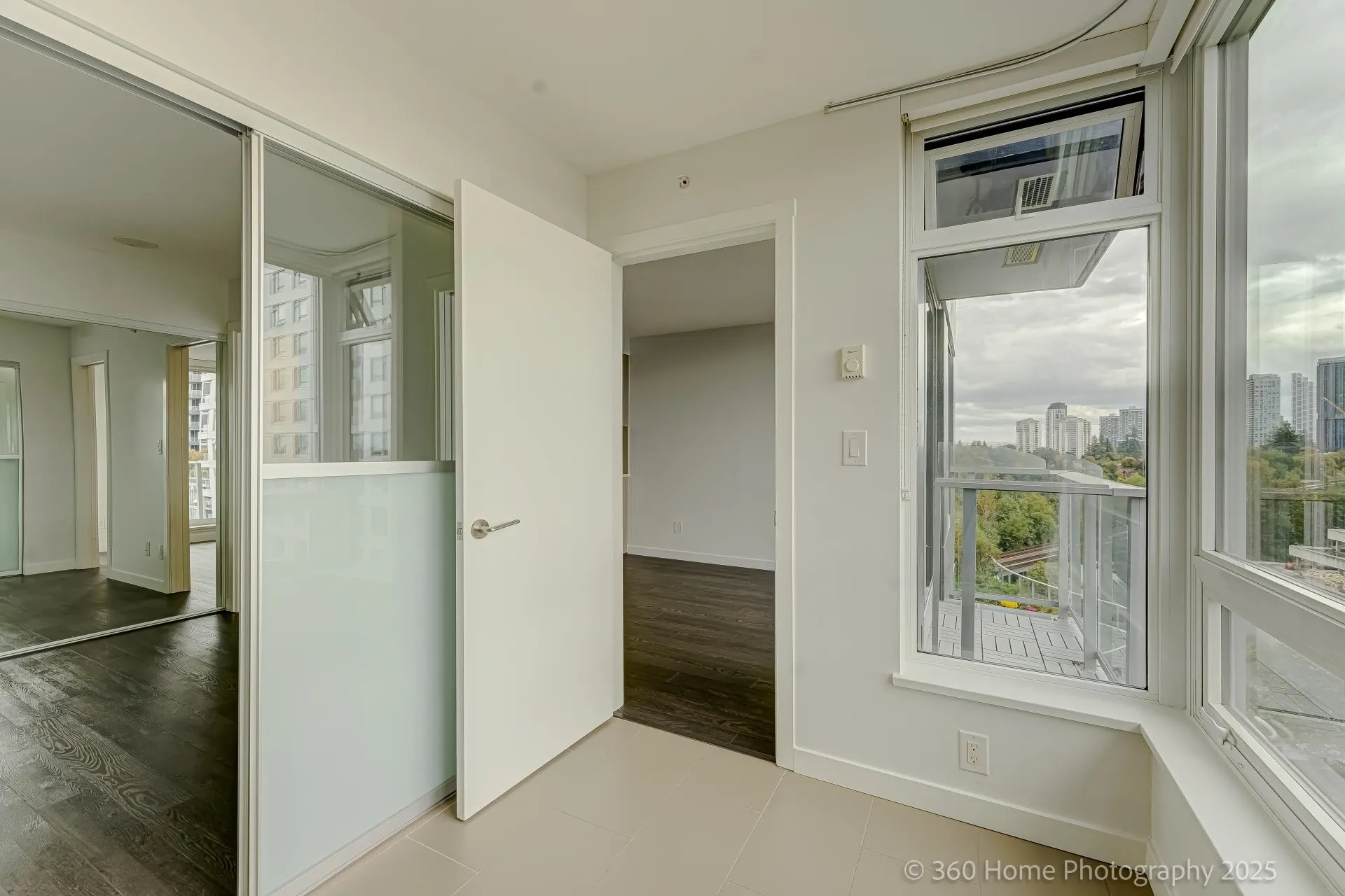 1803 5470 Ormidale Street