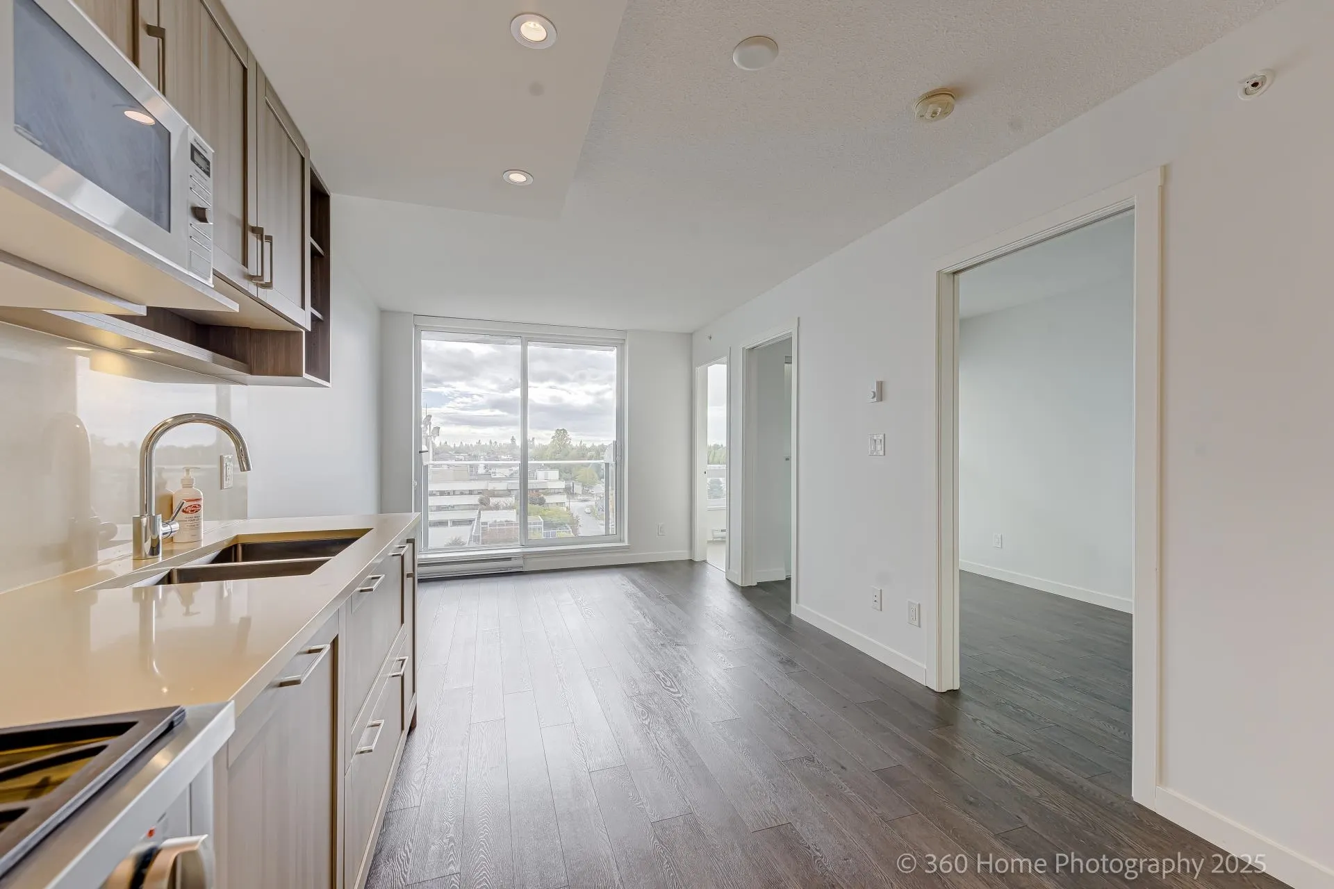 1803 5470 Ormidale Street