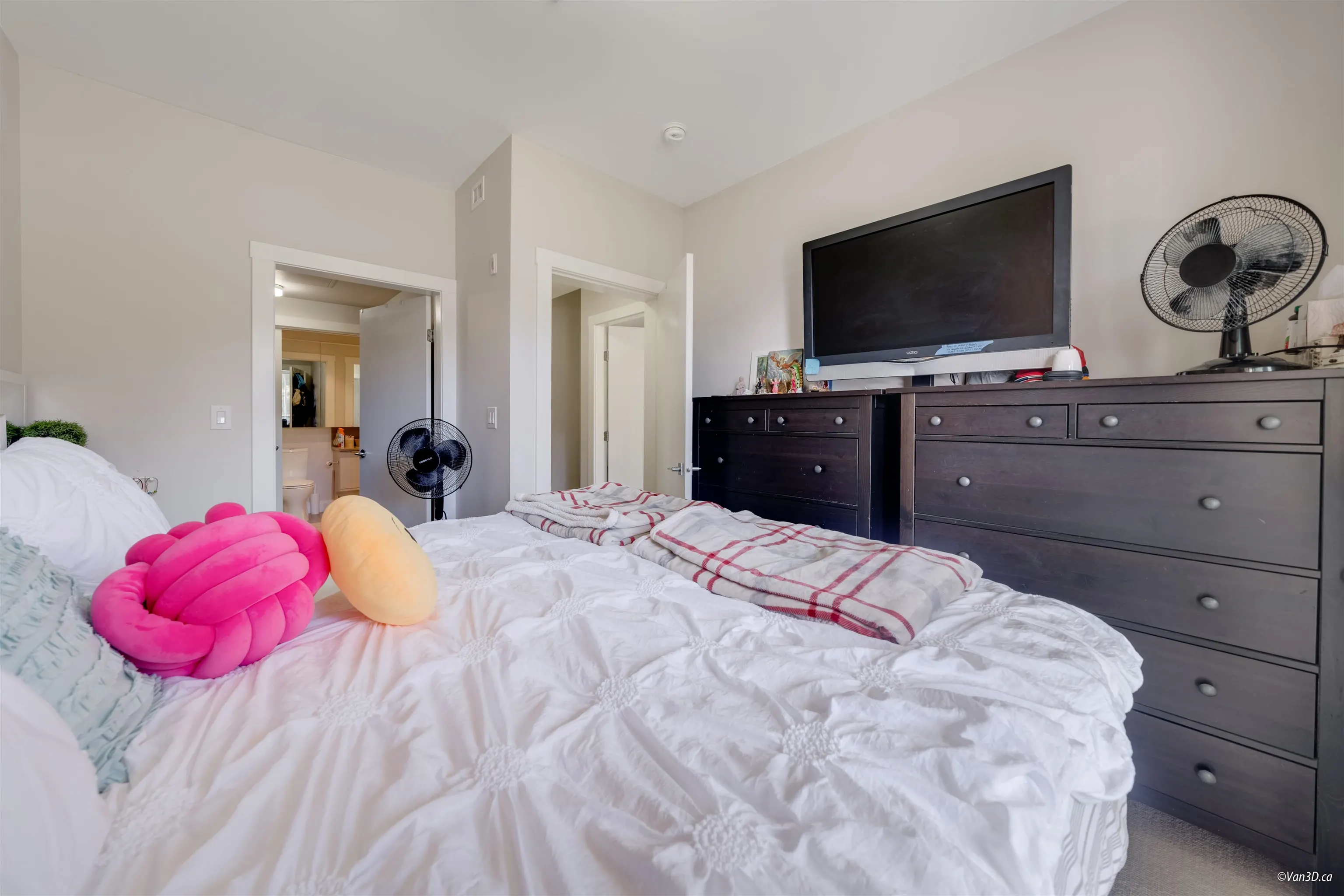 102 3588 Sawmill Crescent