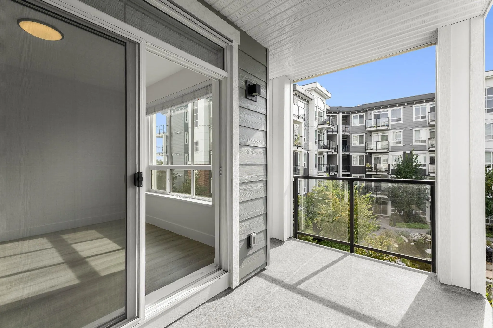 2408 2180 Kelly Avenue