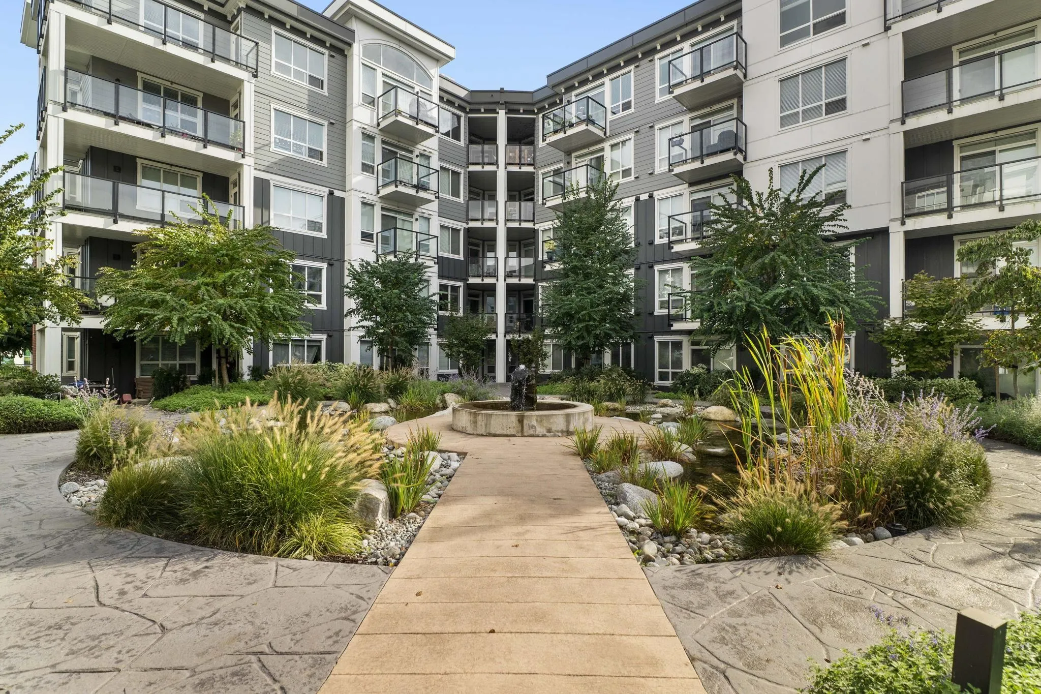 2408 2180 Kelly Avenue