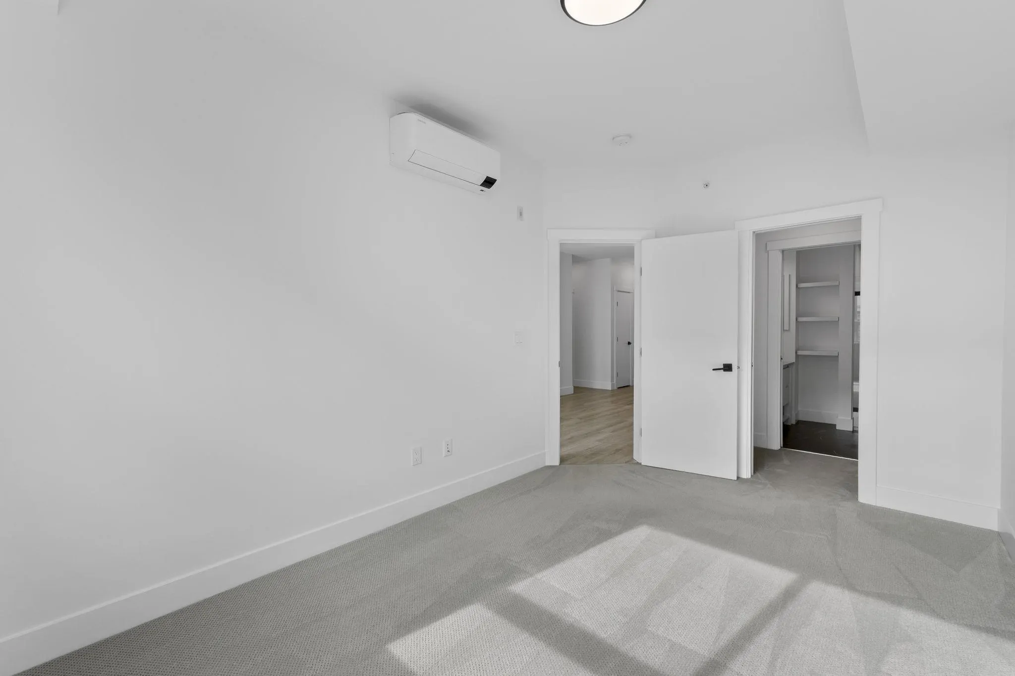 2408 2180 Kelly Avenue