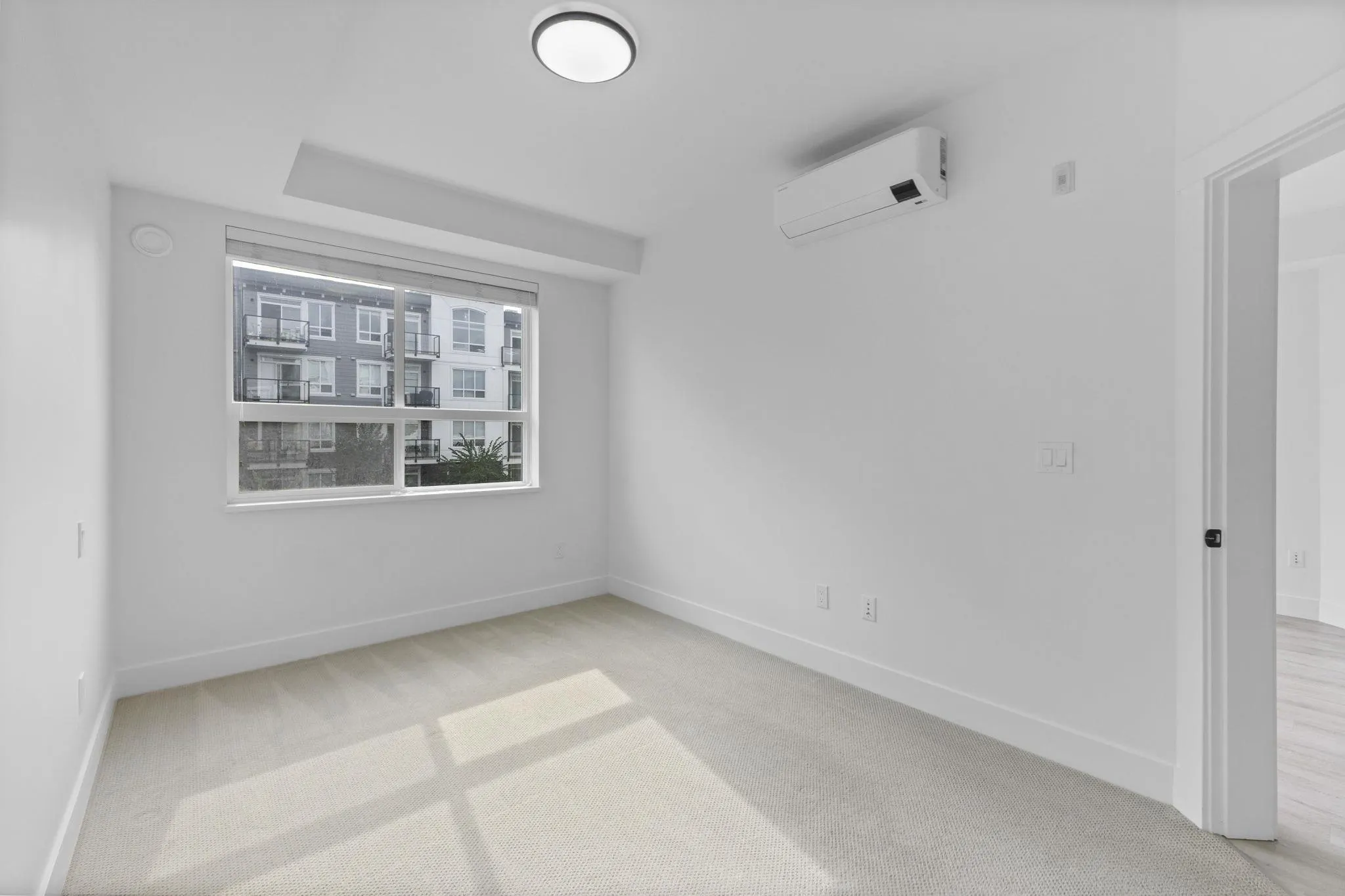 2408 2180 Kelly Avenue