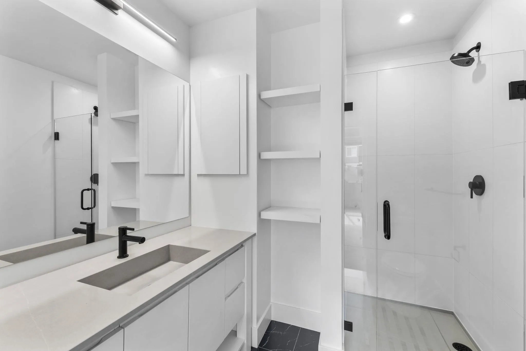 2408 2180 Kelly Avenue