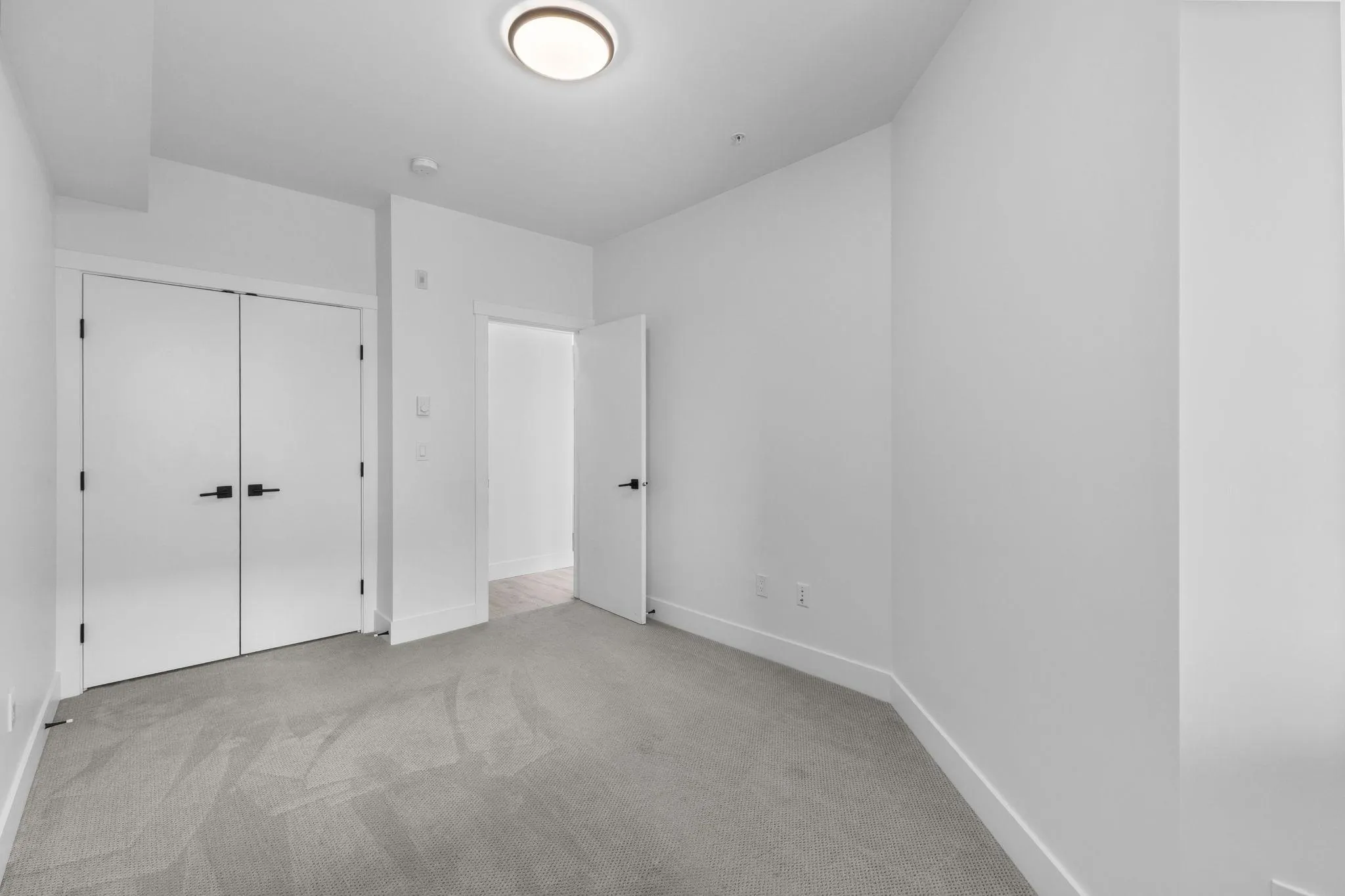 2408 2180 Kelly Avenue