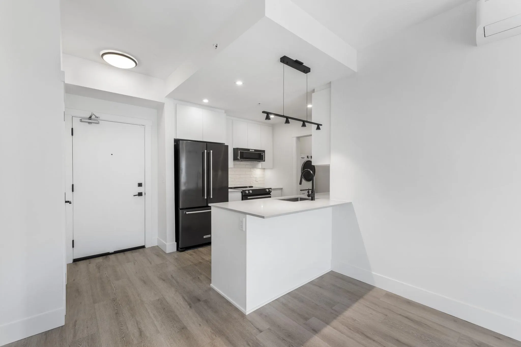 2408 2180 Kelly Avenue