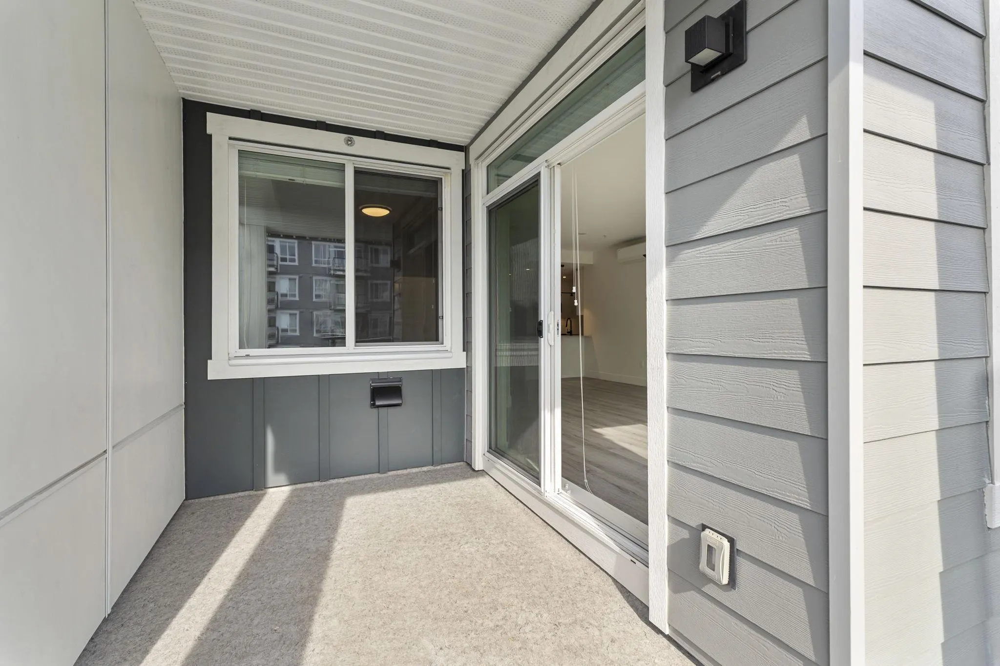 2408 2180 Kelly Avenue