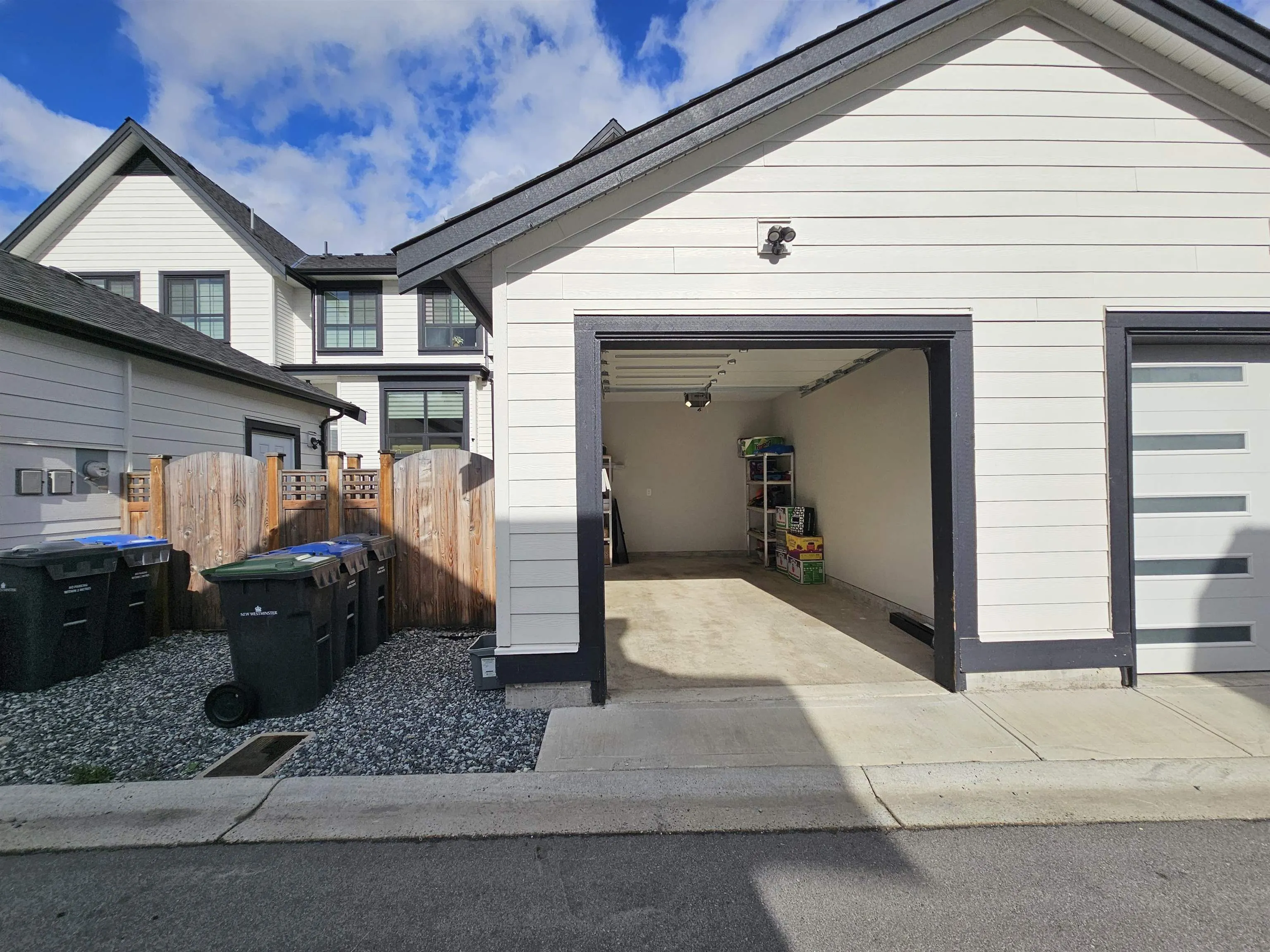 1122 Roma Avenue