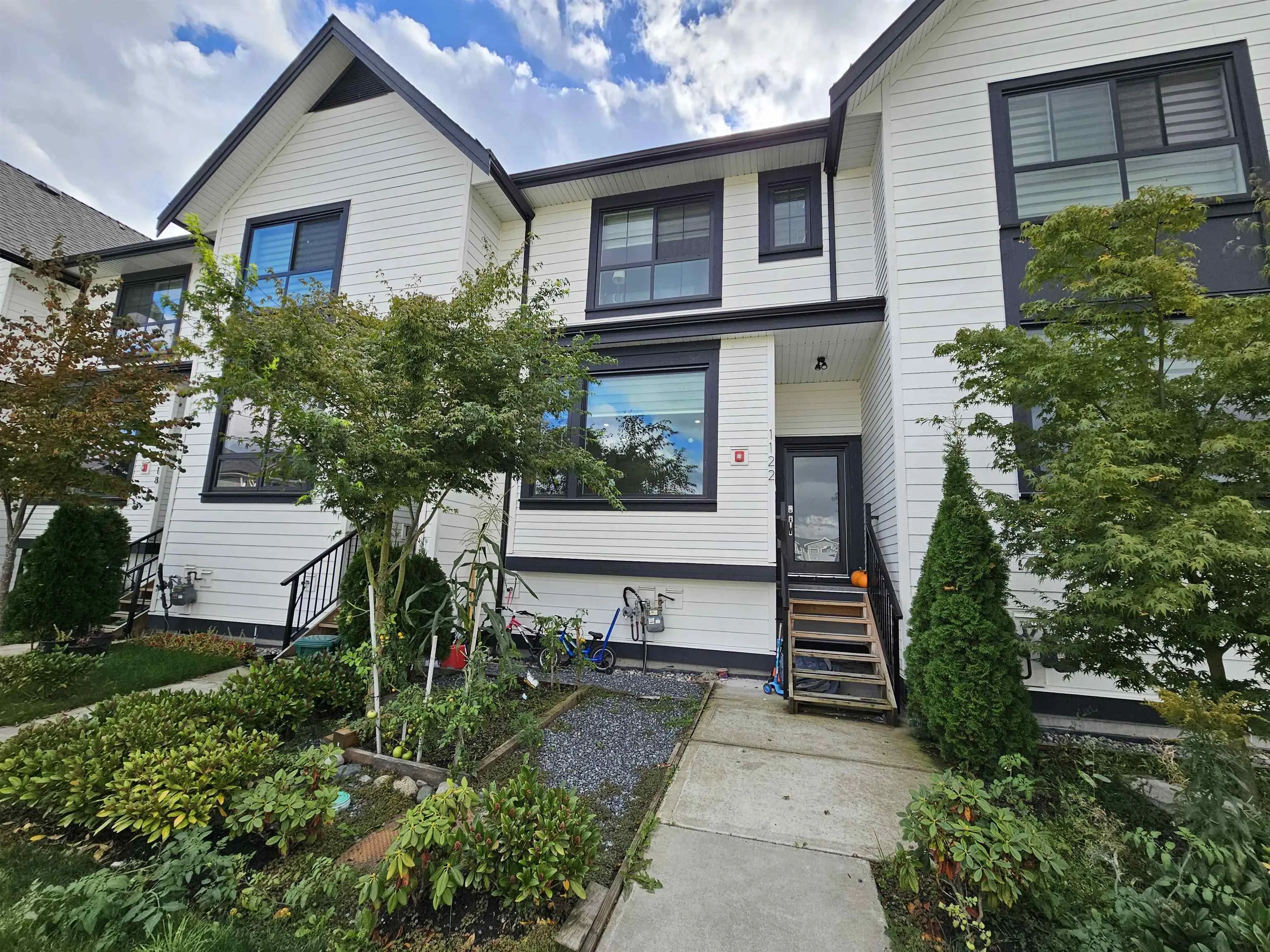 1122 Roma Avenue