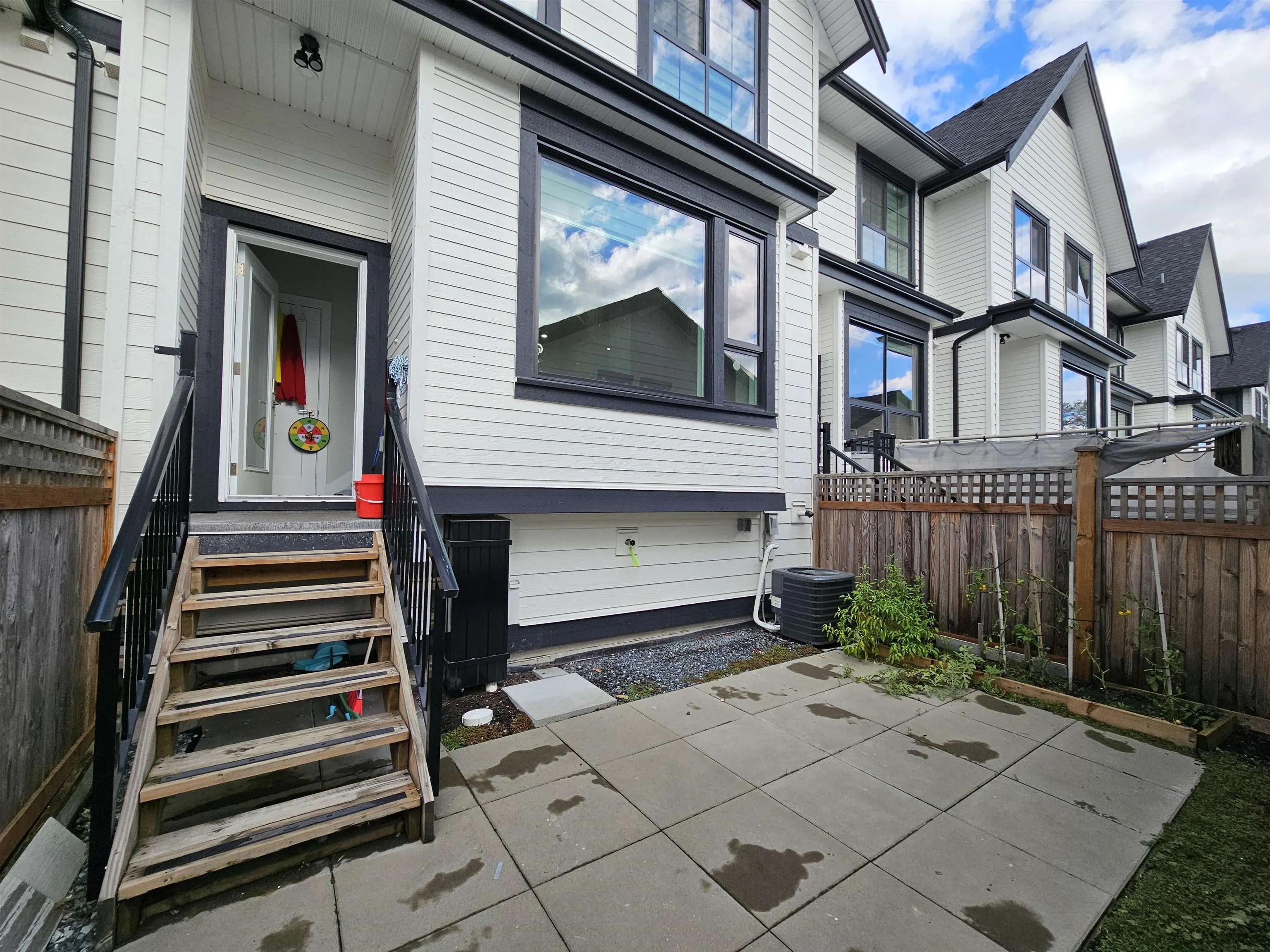 1122 Roma Avenue