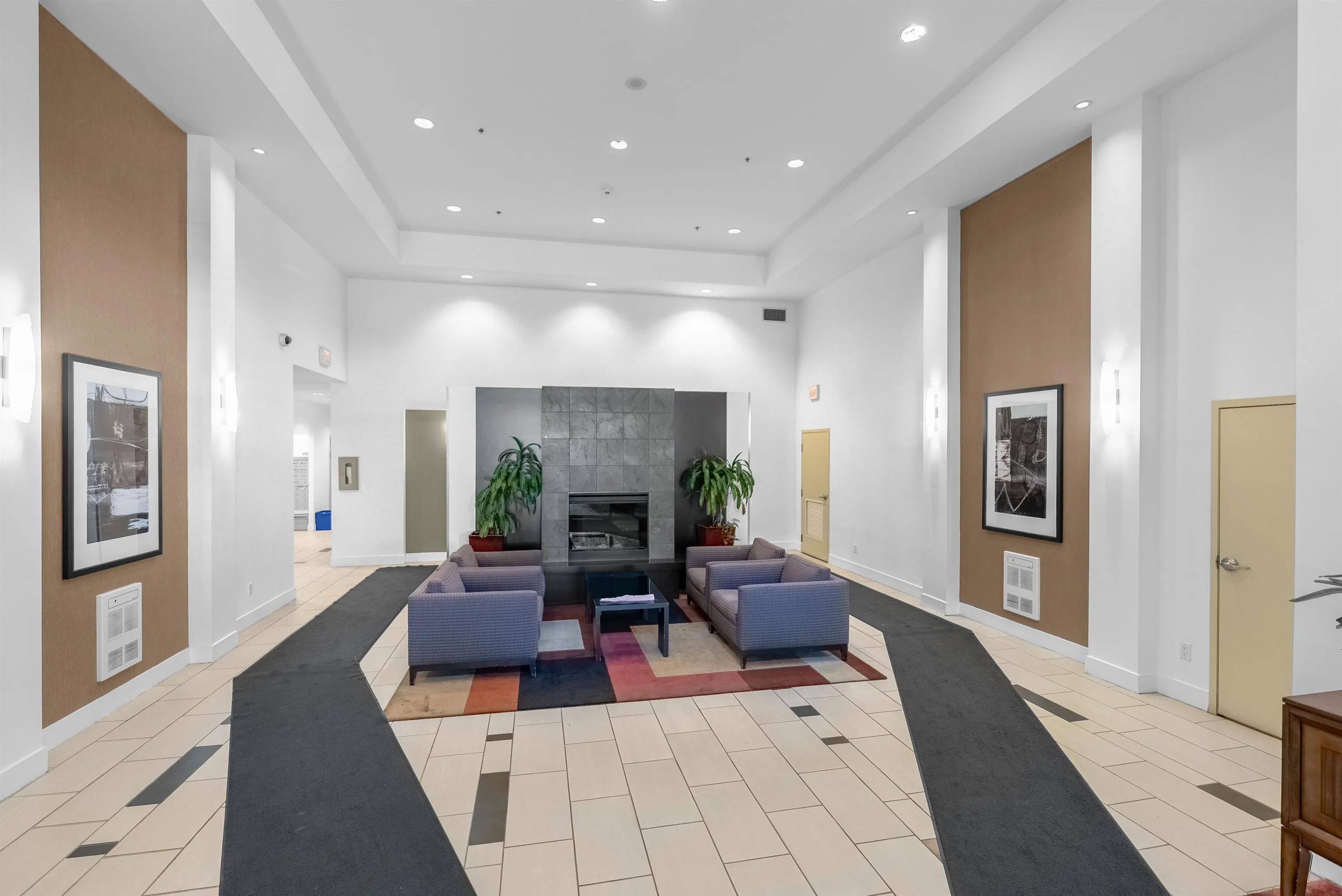 2803 7108 Collier Street