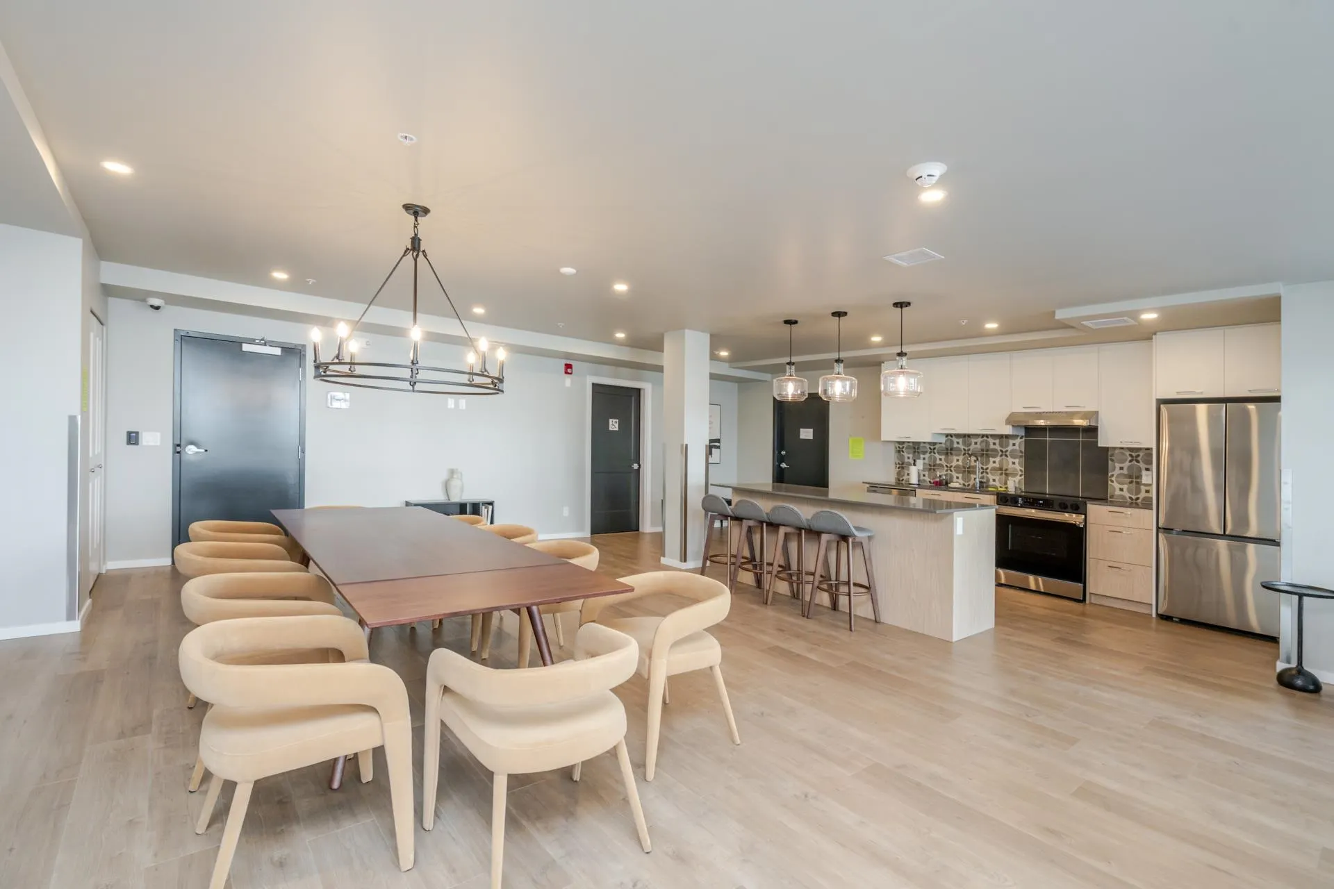 207 3317 148 Street