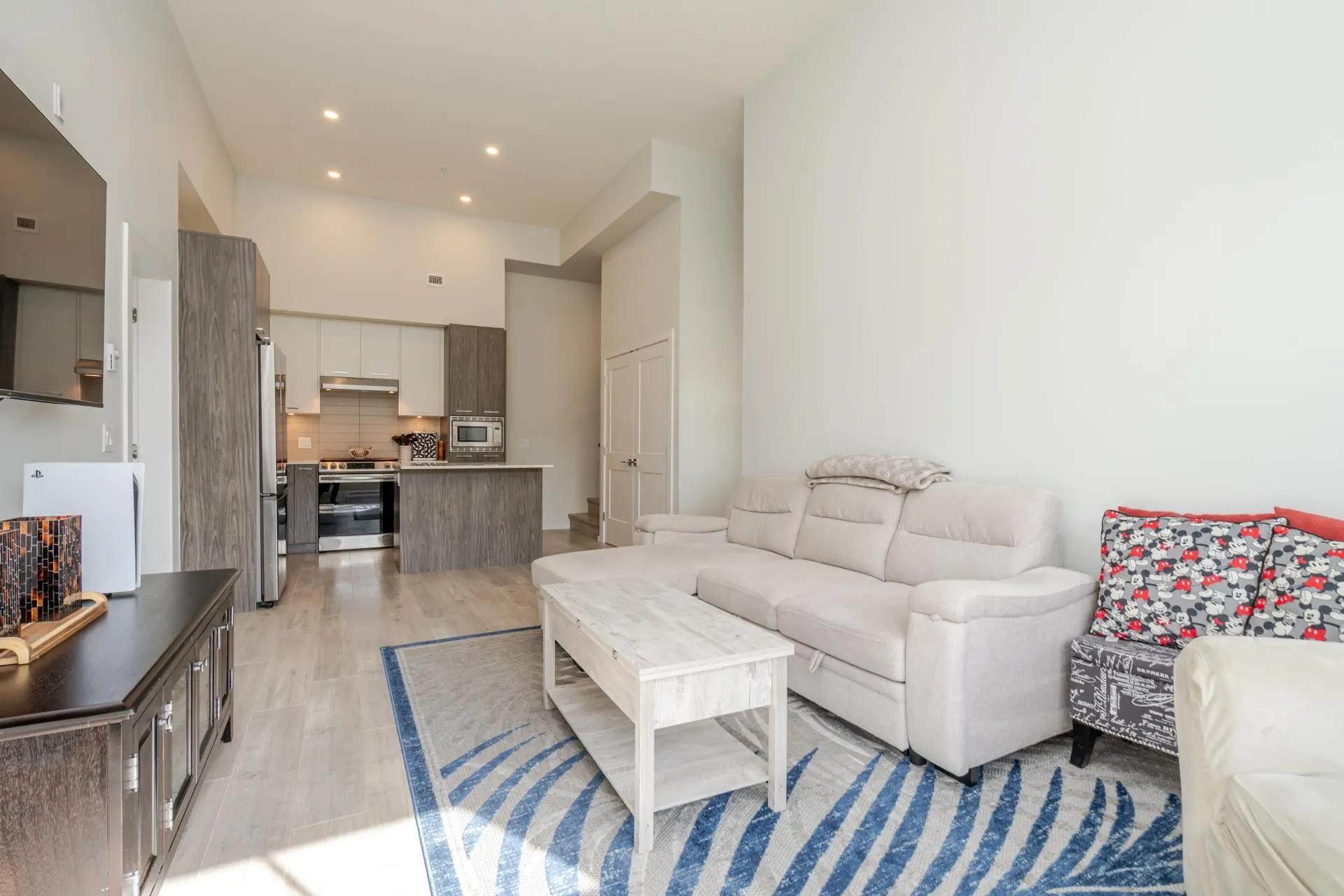 207 3317 148 Street