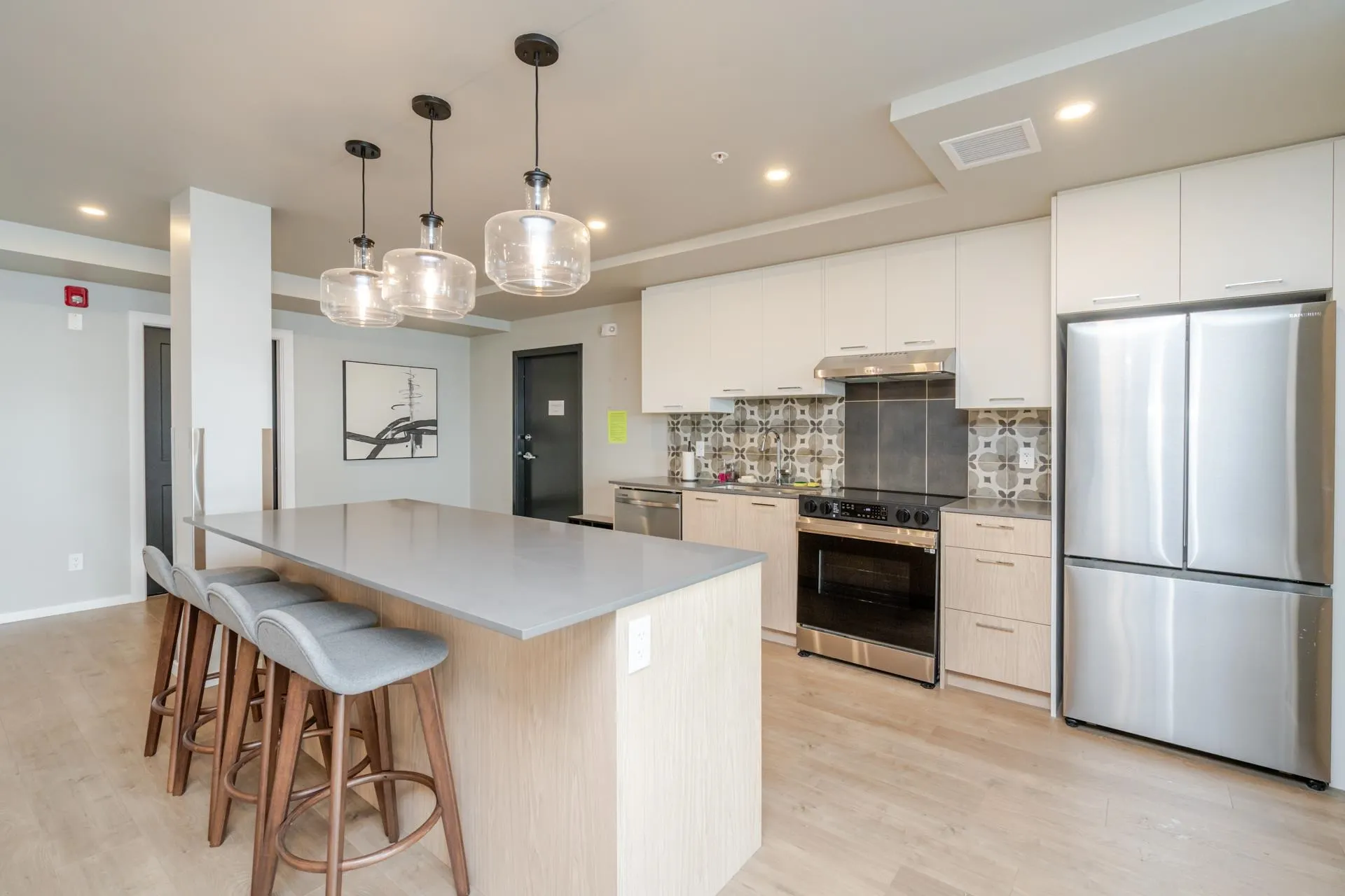 207 3317 148 Street