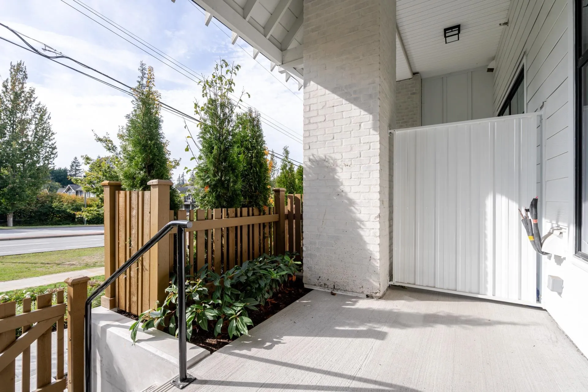 207 3317 148 Street