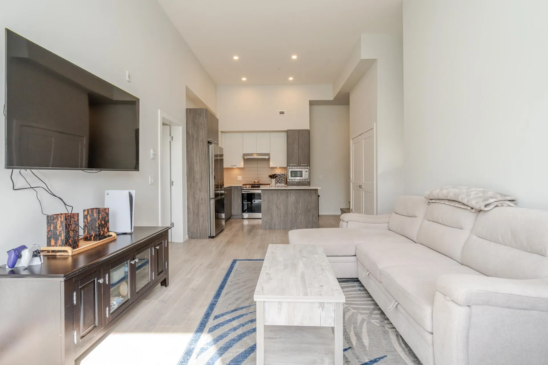 207 3317 148 Street
