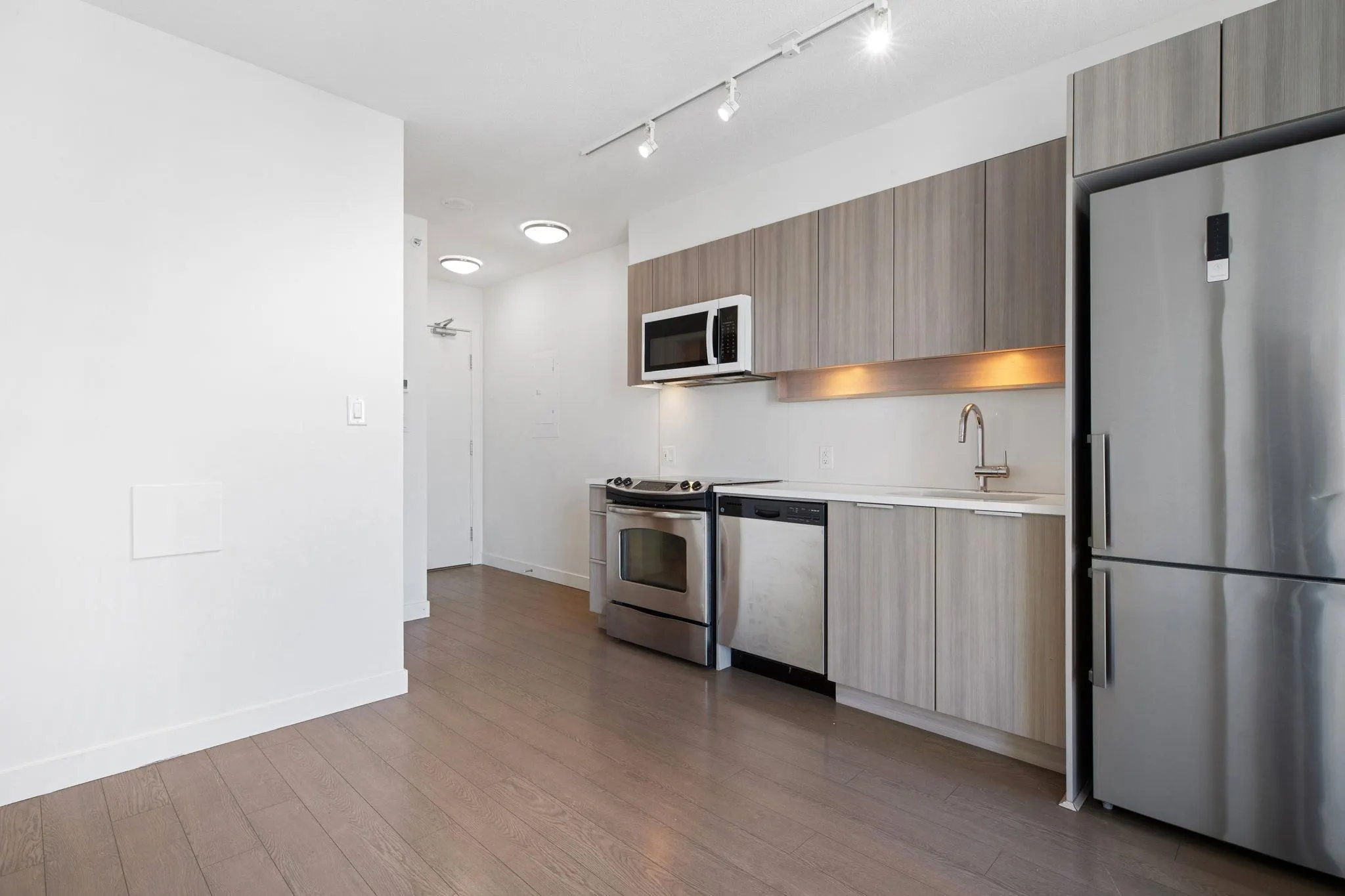 1813 13308 Central Avenue