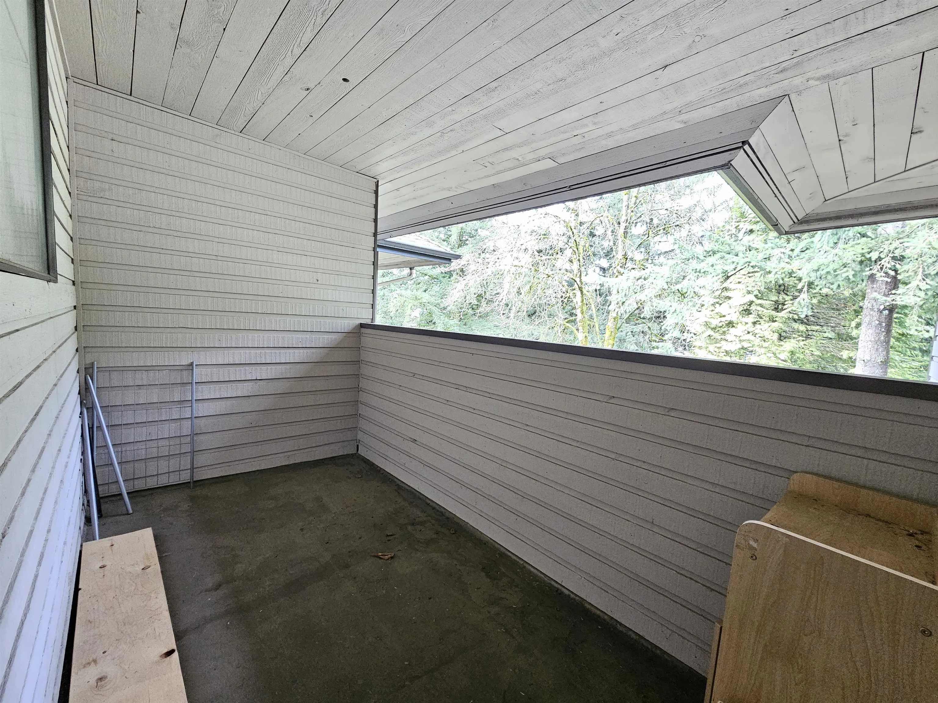 10539 Holly Park Lane