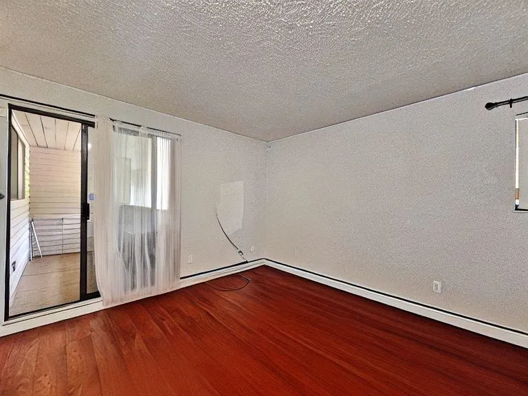 10539 Holly Park Lane