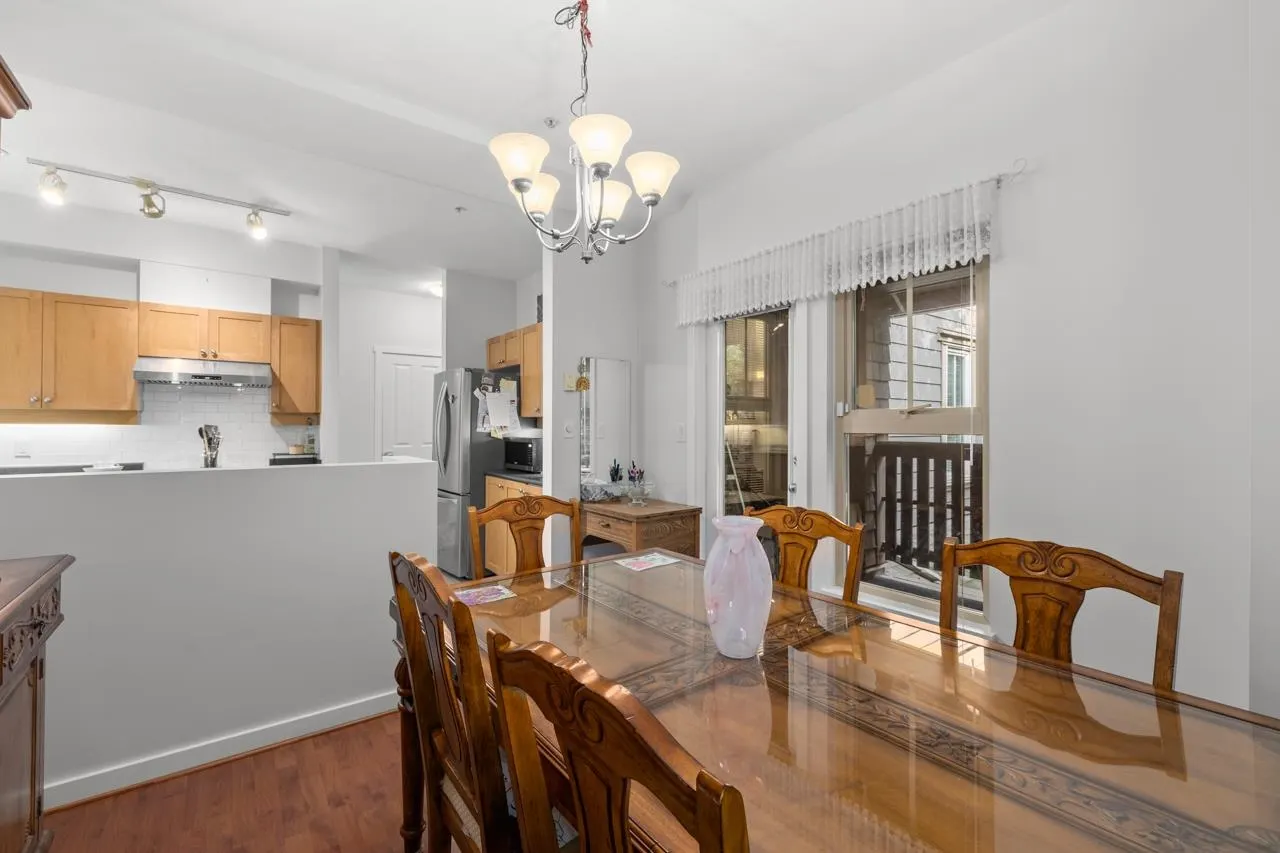 246 600 Park Crescent