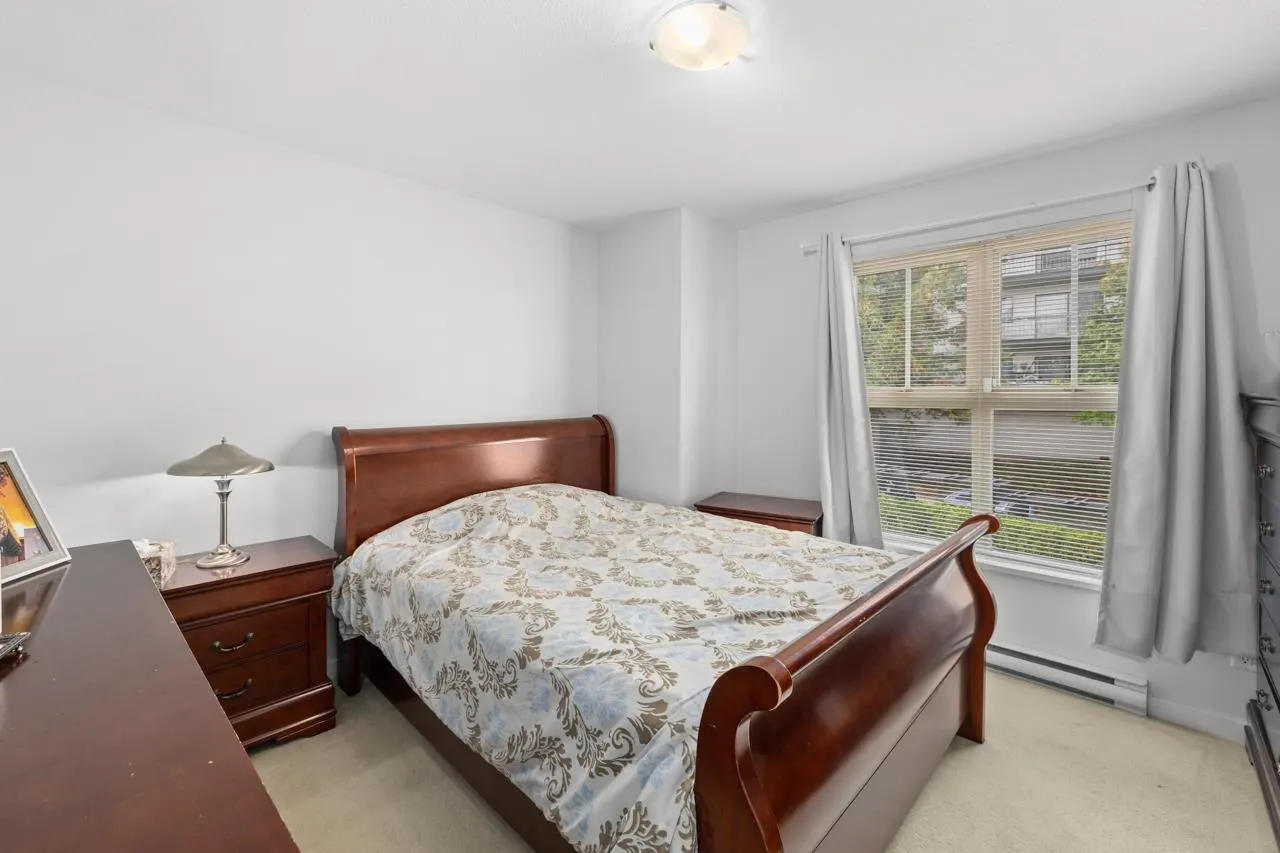 246 600 Park Crescent