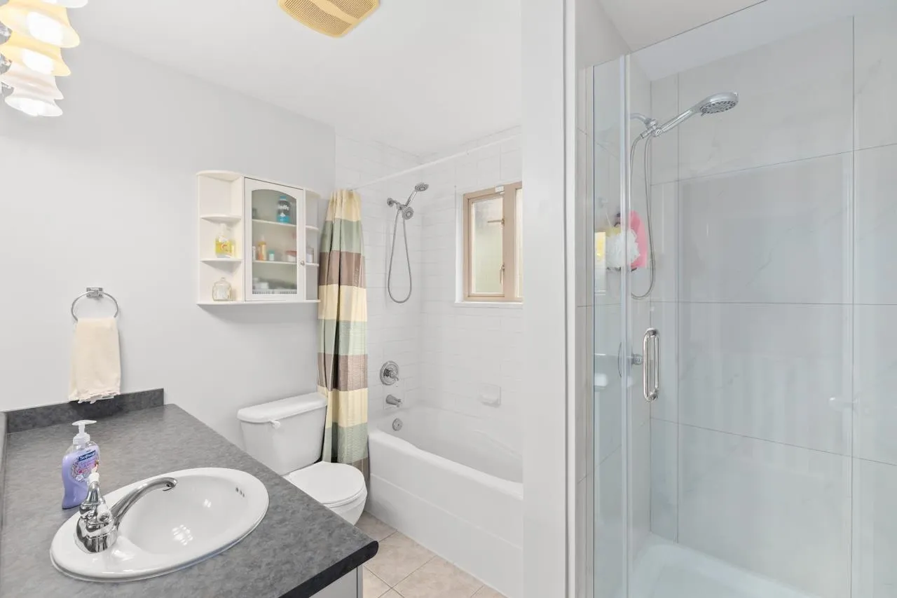 246 600 Park Crescent