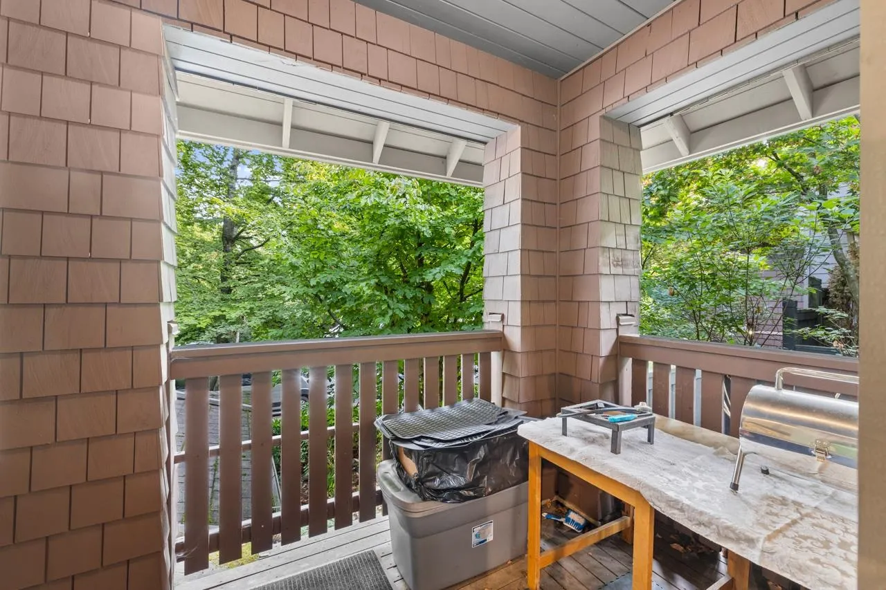 246 600 Park Crescent