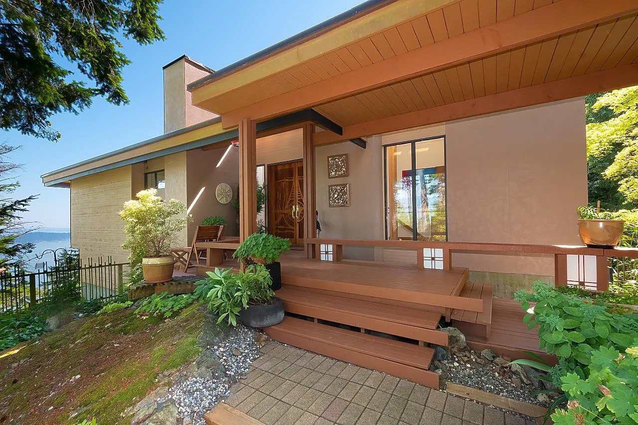 941 Valhalla Place