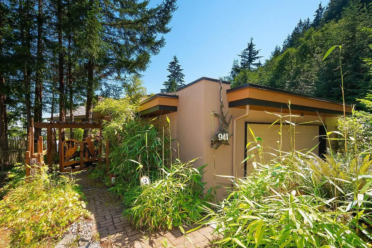 941 Valhalla Place