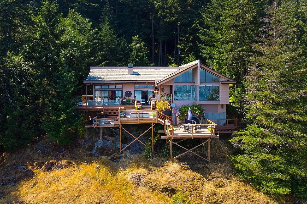 941 Valhalla Place