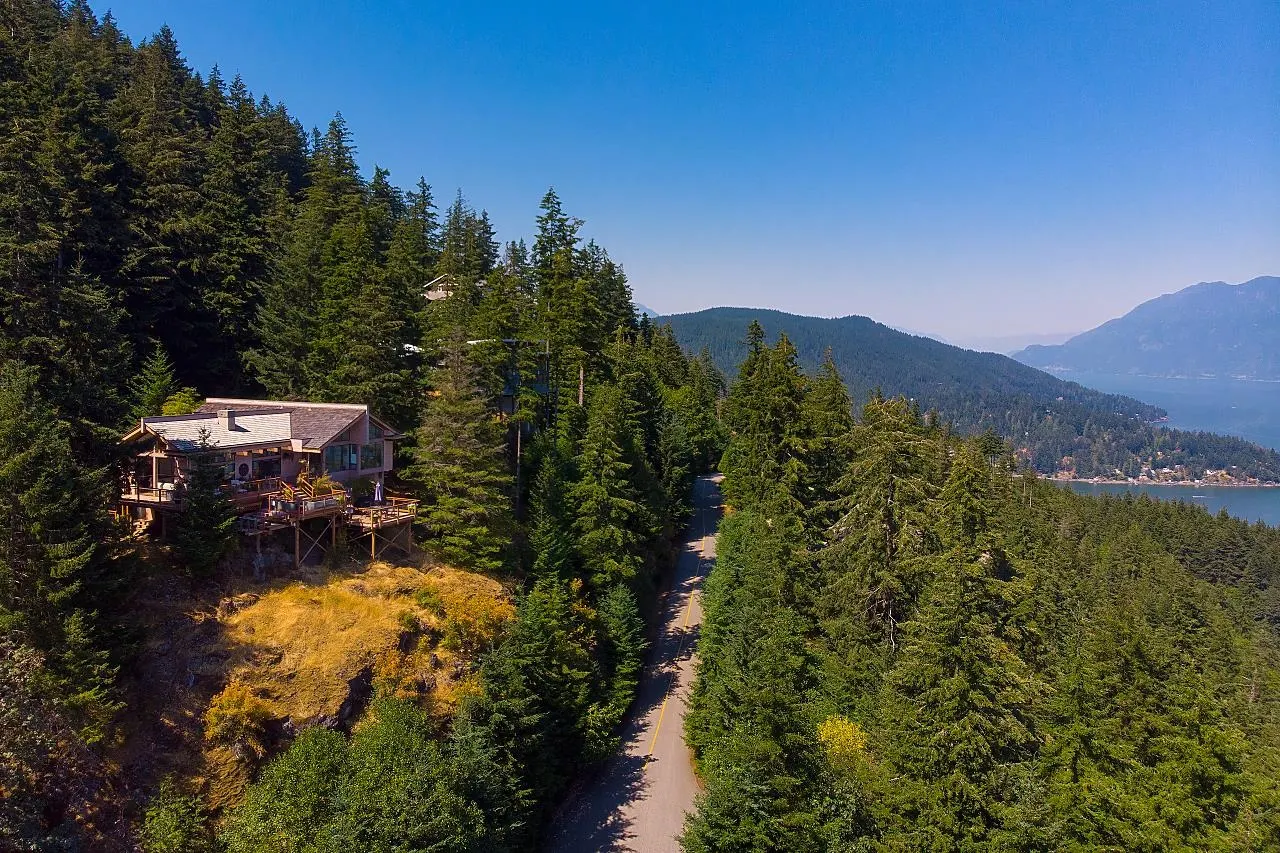 941 Valhalla Place