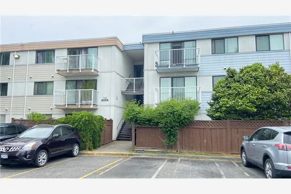 304 7280 Lindsay Road