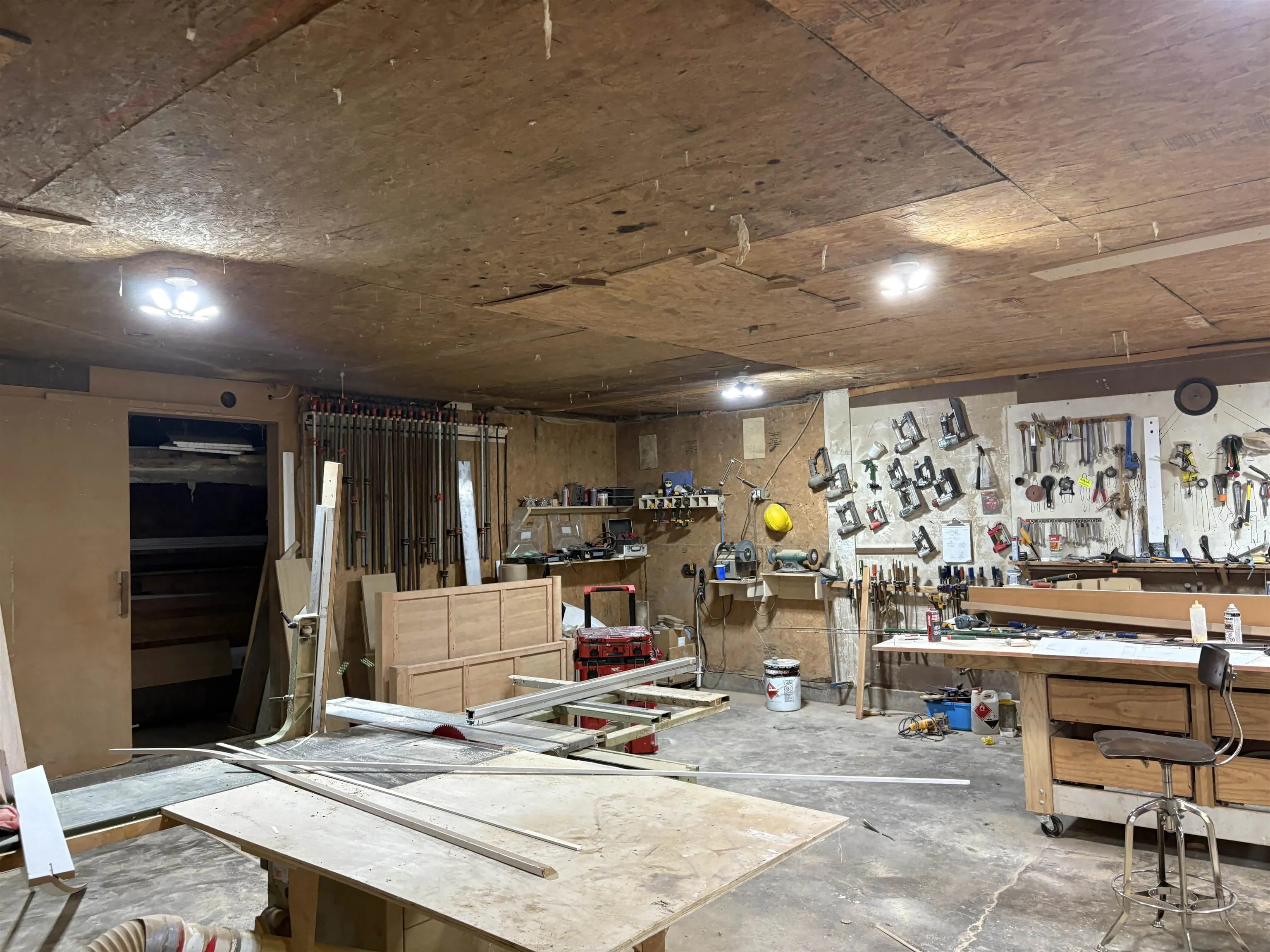 13983 Grosvenor Road