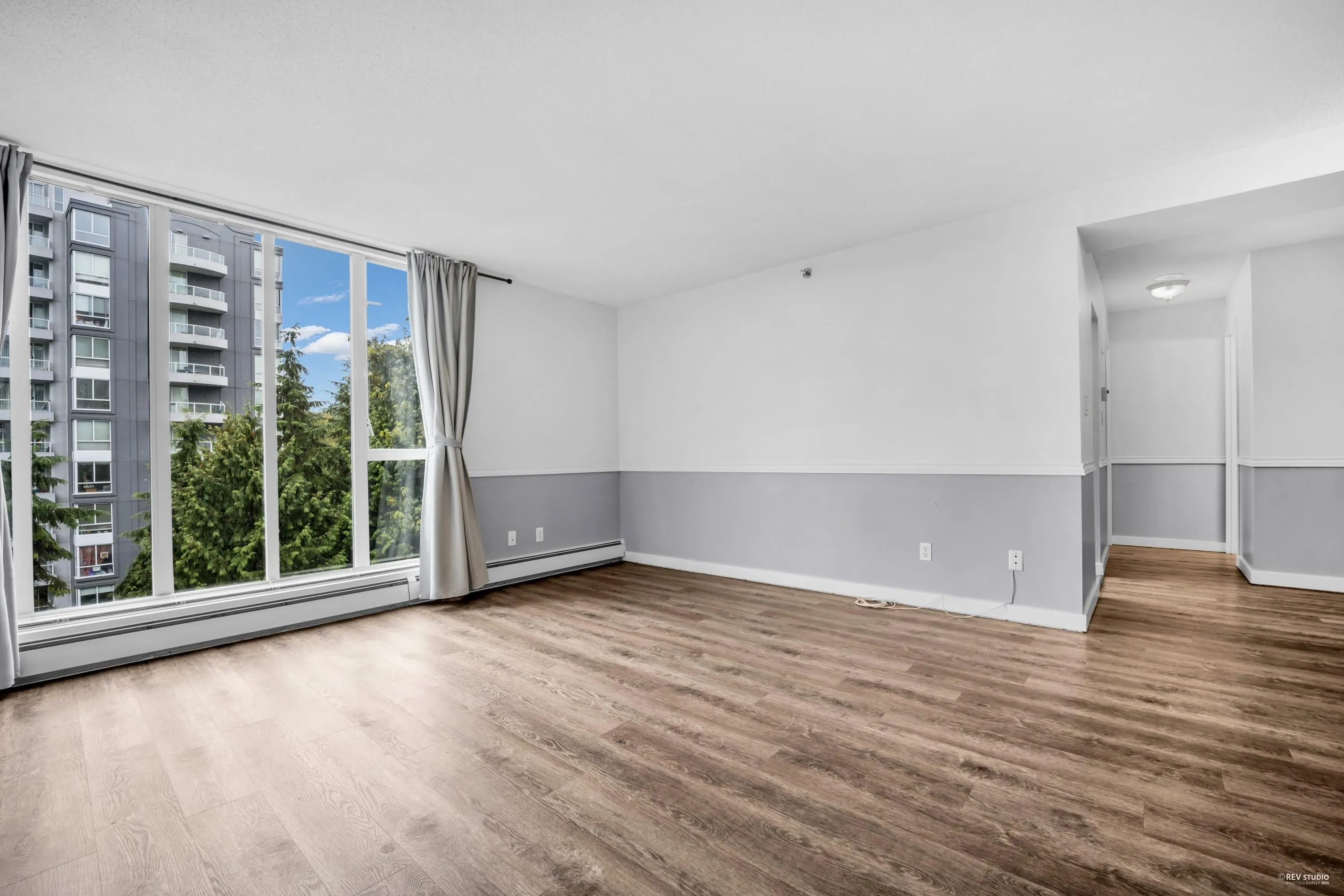 606 3061 E Kent Avenue North